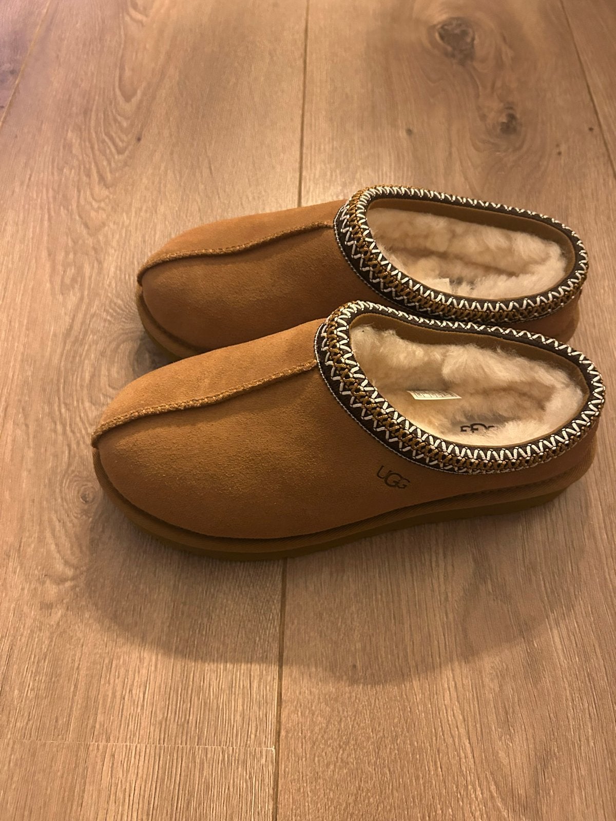 Ugg Tasman pantoffels maat 39, Bruin, Nieuw, Ophalen of Verzenden, Pantoffels of Sloffen