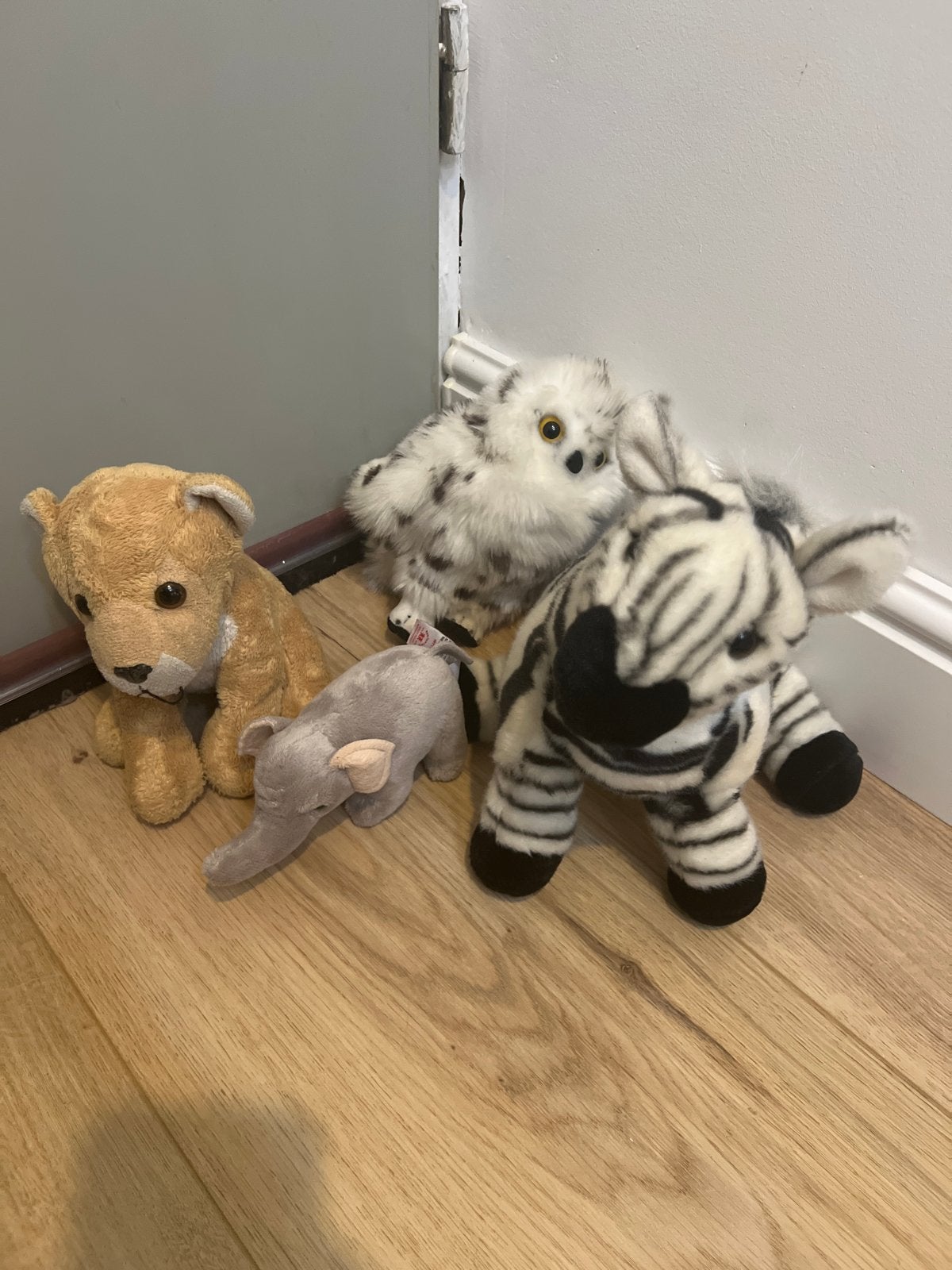 Artis & beekse bergen knuffels: leeuw, olifant, uil en zebra, Kinderen en Baby's, Speelgoed | Knuffels en Pluche, Gebruikt, Ophalen of Verzenden
