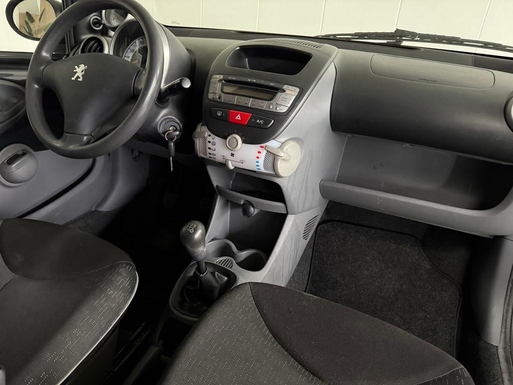 Peugeot 107 1.0-12V XS Black/Grey Airco, Voorwielaandrijving, Euro 5, Gebruikt, 4 stoelen