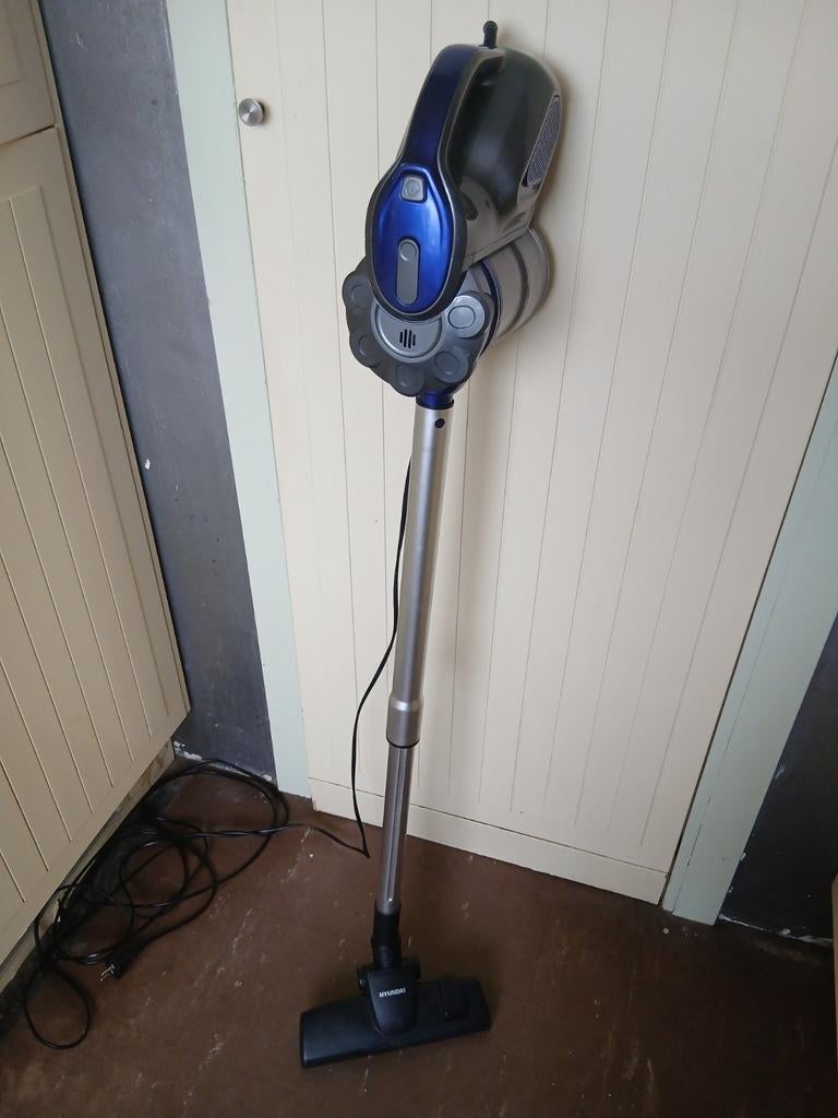 Hyundai Lichtgewicht Steelstofzuiger 600W - HHE203202, Ophalen, Gebruikt, Reservoir, Minder dan 1200 watt