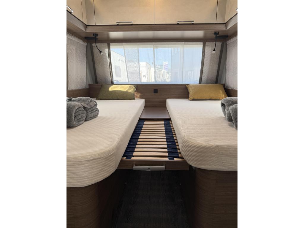 Tabbert Cazadora 550 E, Enkele bedden, Rondzit, Zondag open, Caravans en Kamperen, Schokbreker, Rondzit, Tabbert, Bedrijf