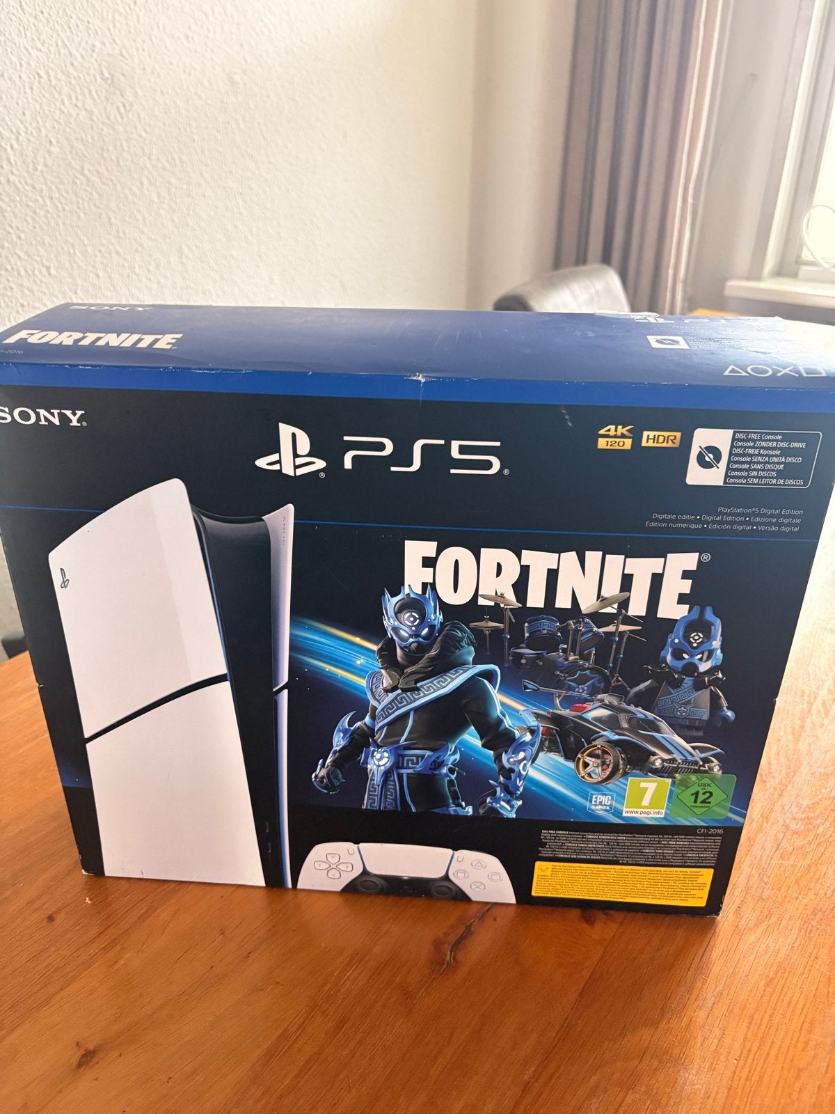 Sony PlayStation 5 Digital Edition Fortnite Bundel, Spelcomputers en Games, Spelcomputers | Sony PlayStation 5, Ophalen, Zo goed als nieuw