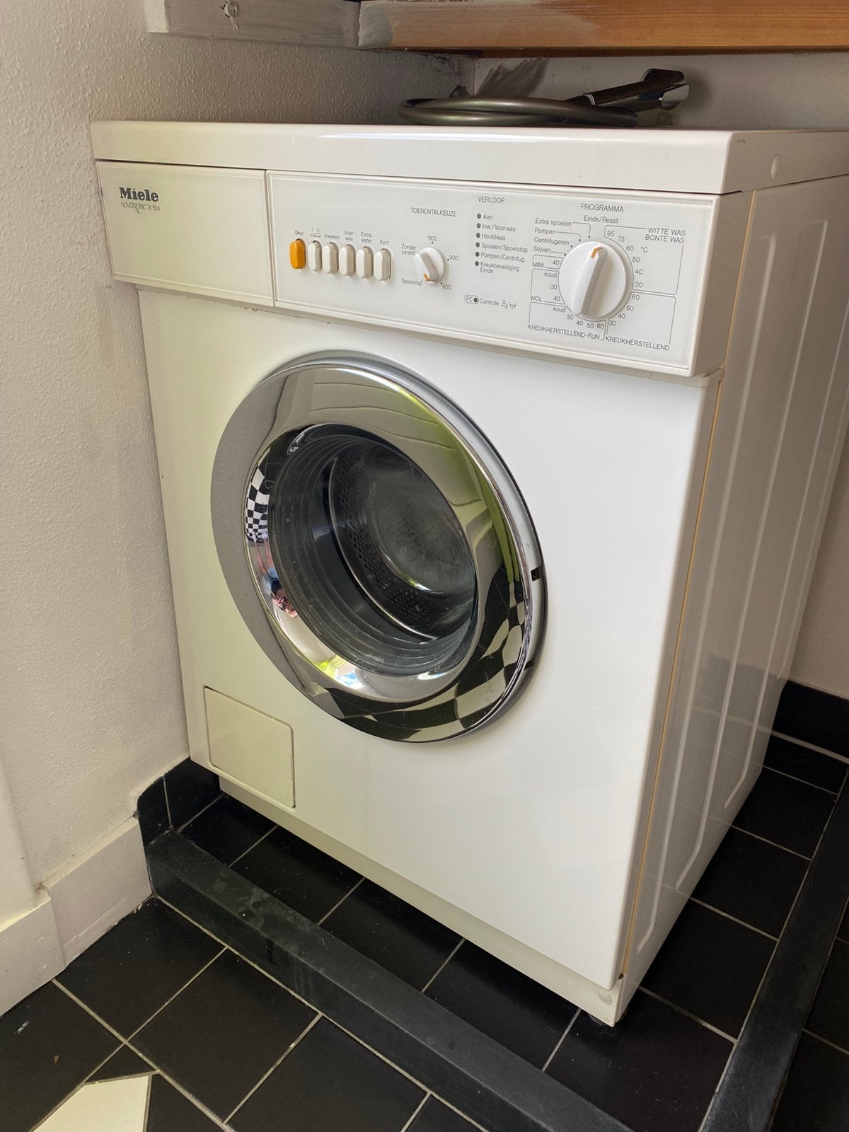 Miele wasmachine, Ophalen, 1200 tot 1600 toeren, Gebruikt, Voorlader