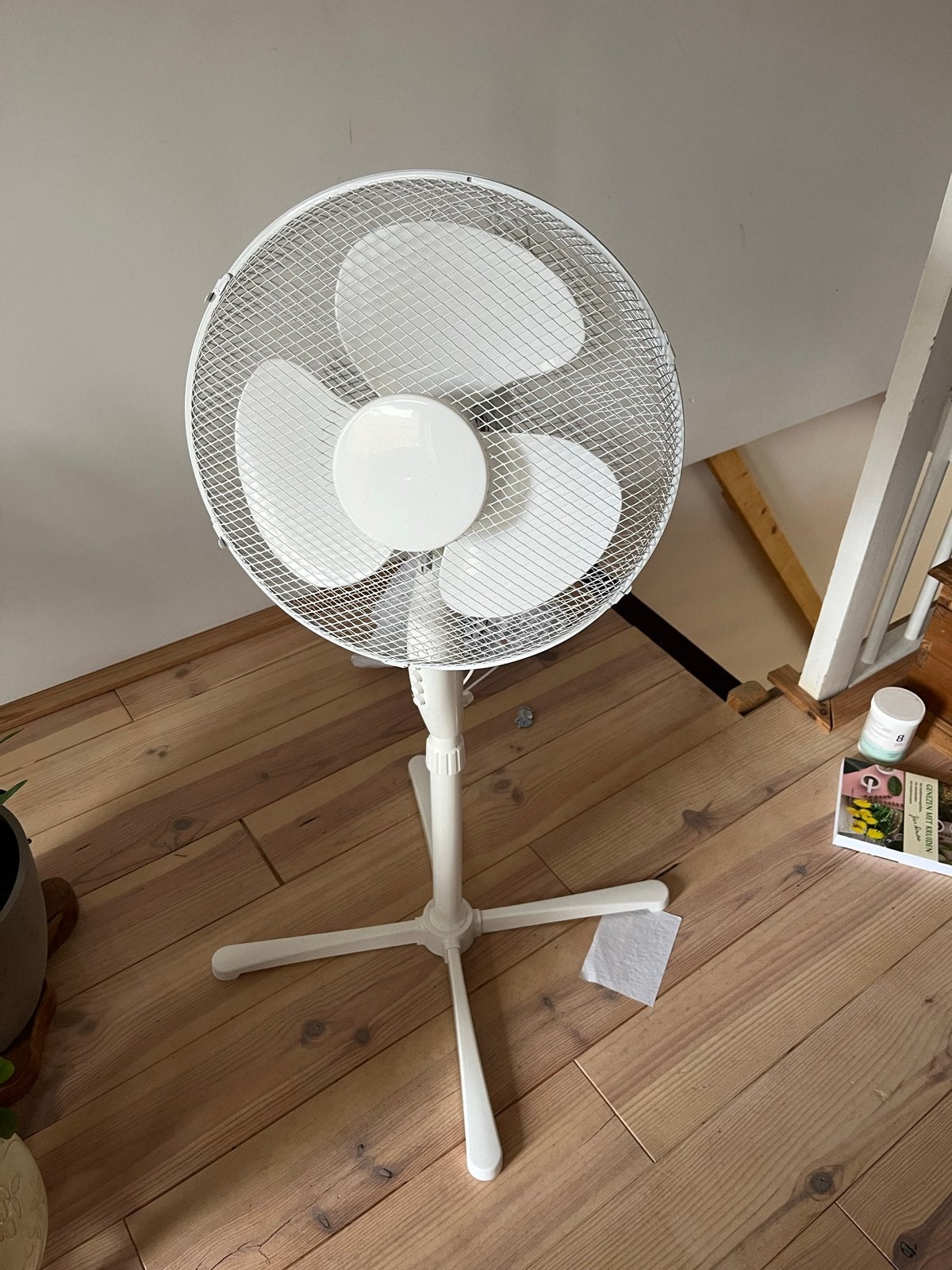 Witte Statiefventilator - Zo goed als nieuw, Ophalen, Zo goed als nieuw, Statiefventilator