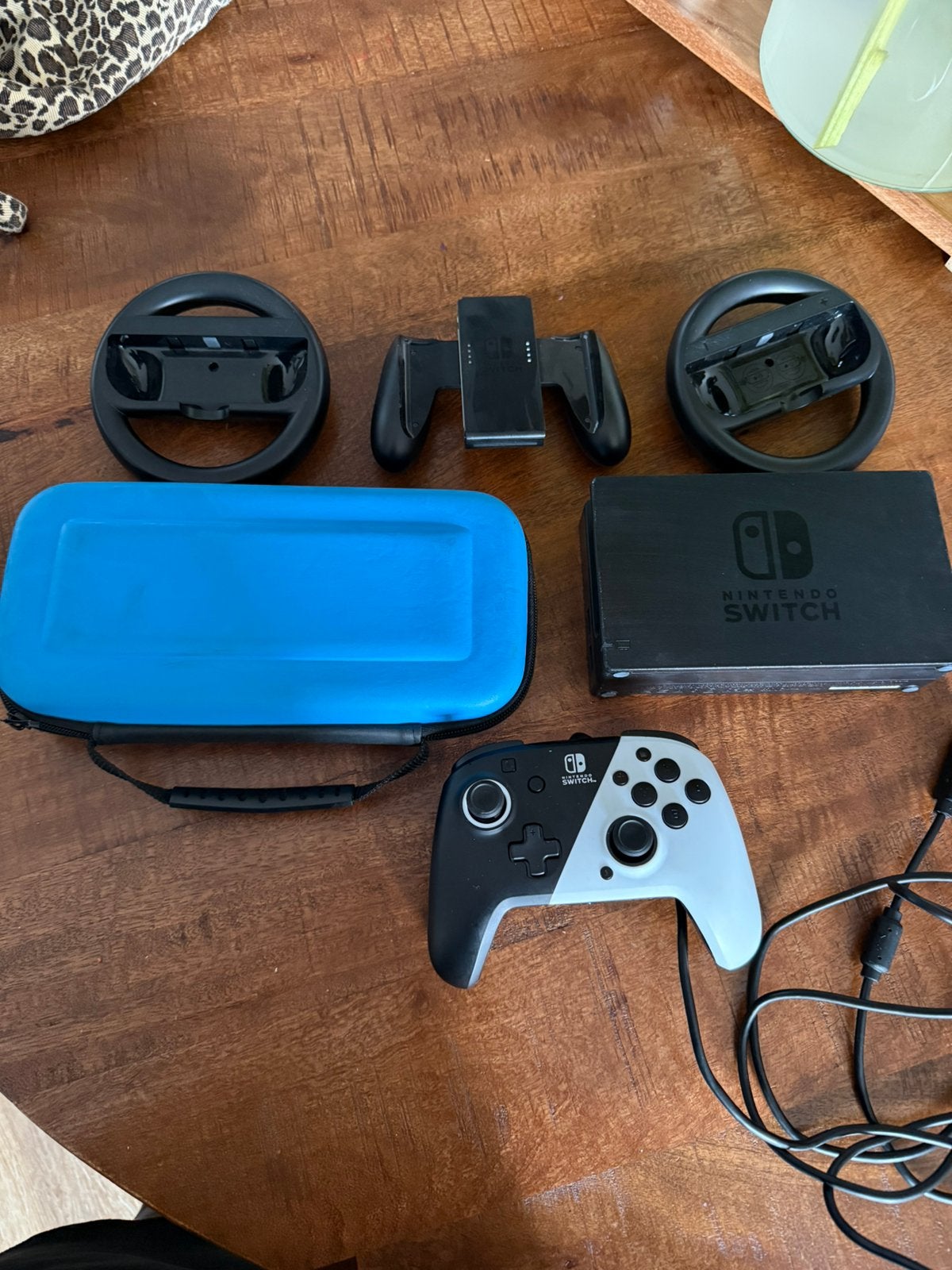 Nintendo Switch accessoires, Ophalen, Zo goed als nieuw, Met 3 controllers of meer, Switch Original