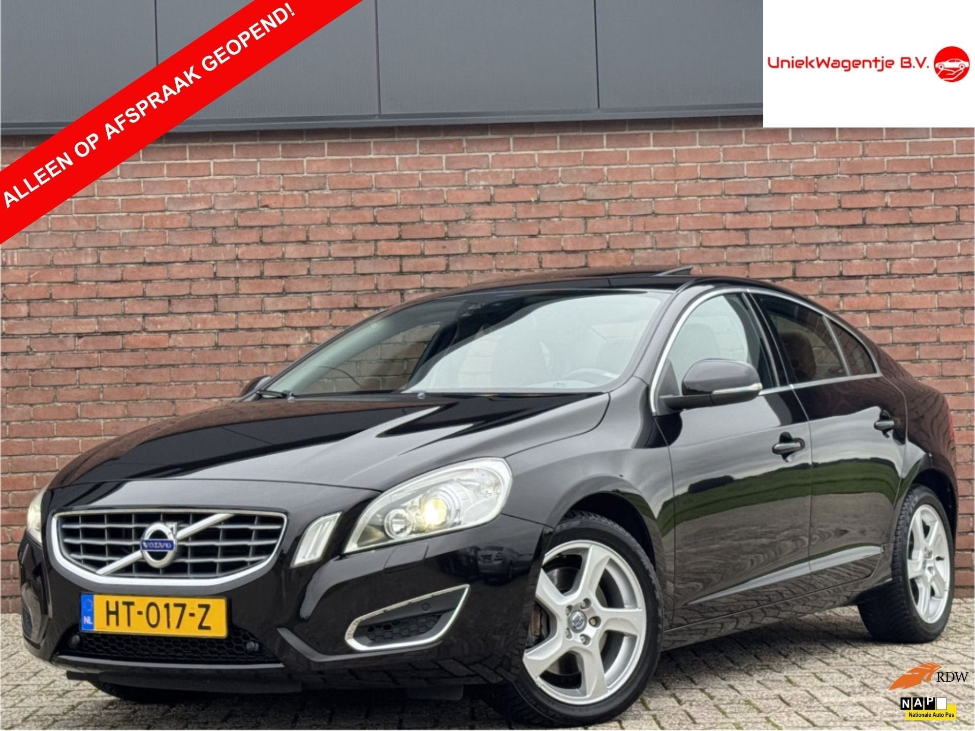 Volvo S60 2.0T SUMMUM | LEDER! | PANODAK! | XENON! | NAVI!, Auto's, Euro 5, 4 cilinders, S60, Zwart