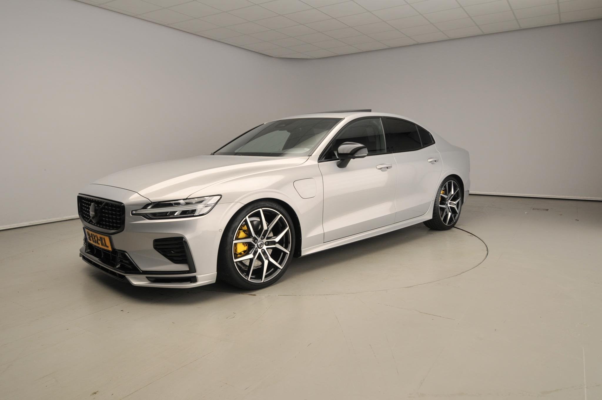 Volvo S60 2.0 Recharge T6 AWD Plus Dark Leder / Trekhaak / S, Auto's, Automaat, Gebruikt, Euro 6, 4 cilinders
