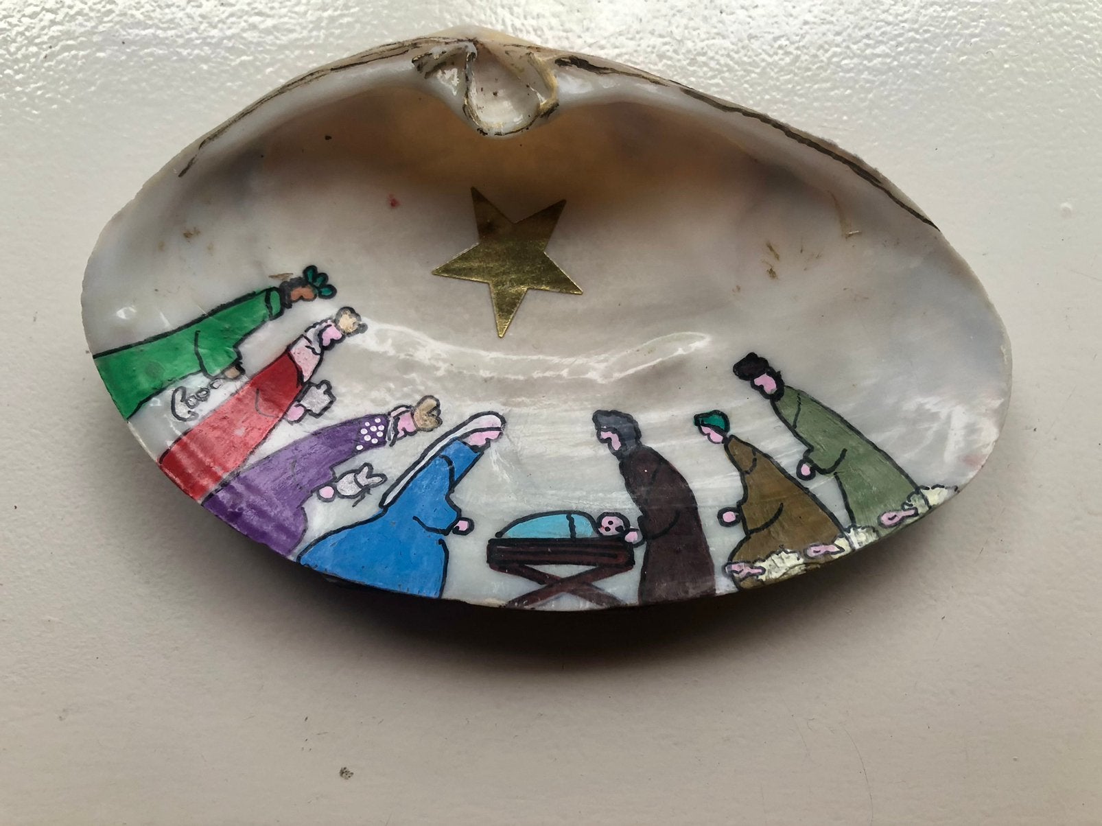 Mini kerststal geschilderd in schelp €9.50, Ophalen of Verzenden, Nieuw