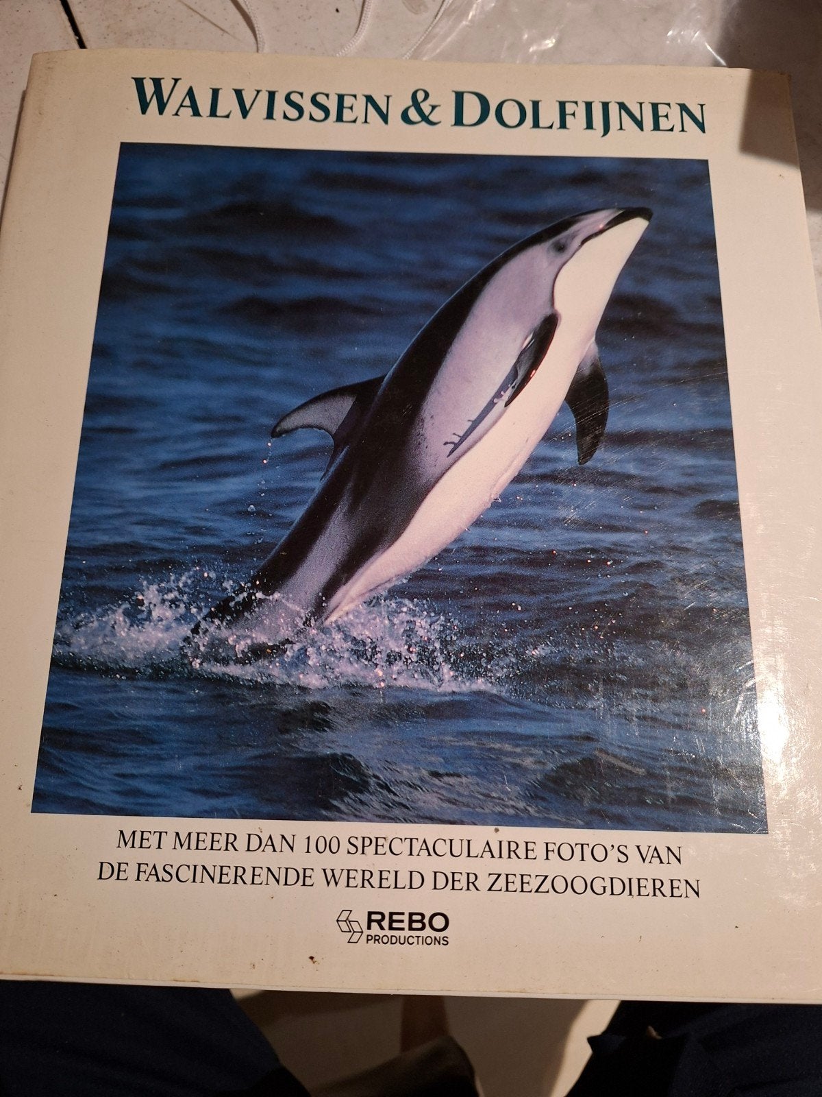 Walvissen & Dolfijnen - Spectaculaire foto's, Ophalen of Verzenden, Gelezen, Natuur algemeen, Onbekend