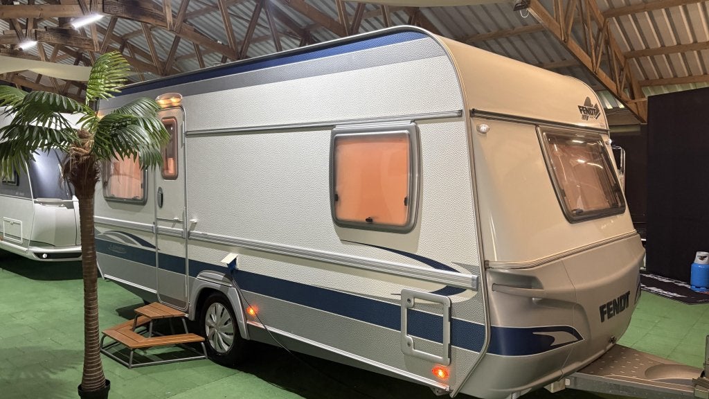 Fendt Saphir 470 TFB Voortent/Luifel/elektrisch fietsenrek, Gewerbepark Ost 26 86690 Mertingen, Duitsland, Rondzit, Fendt Caravan GMBH