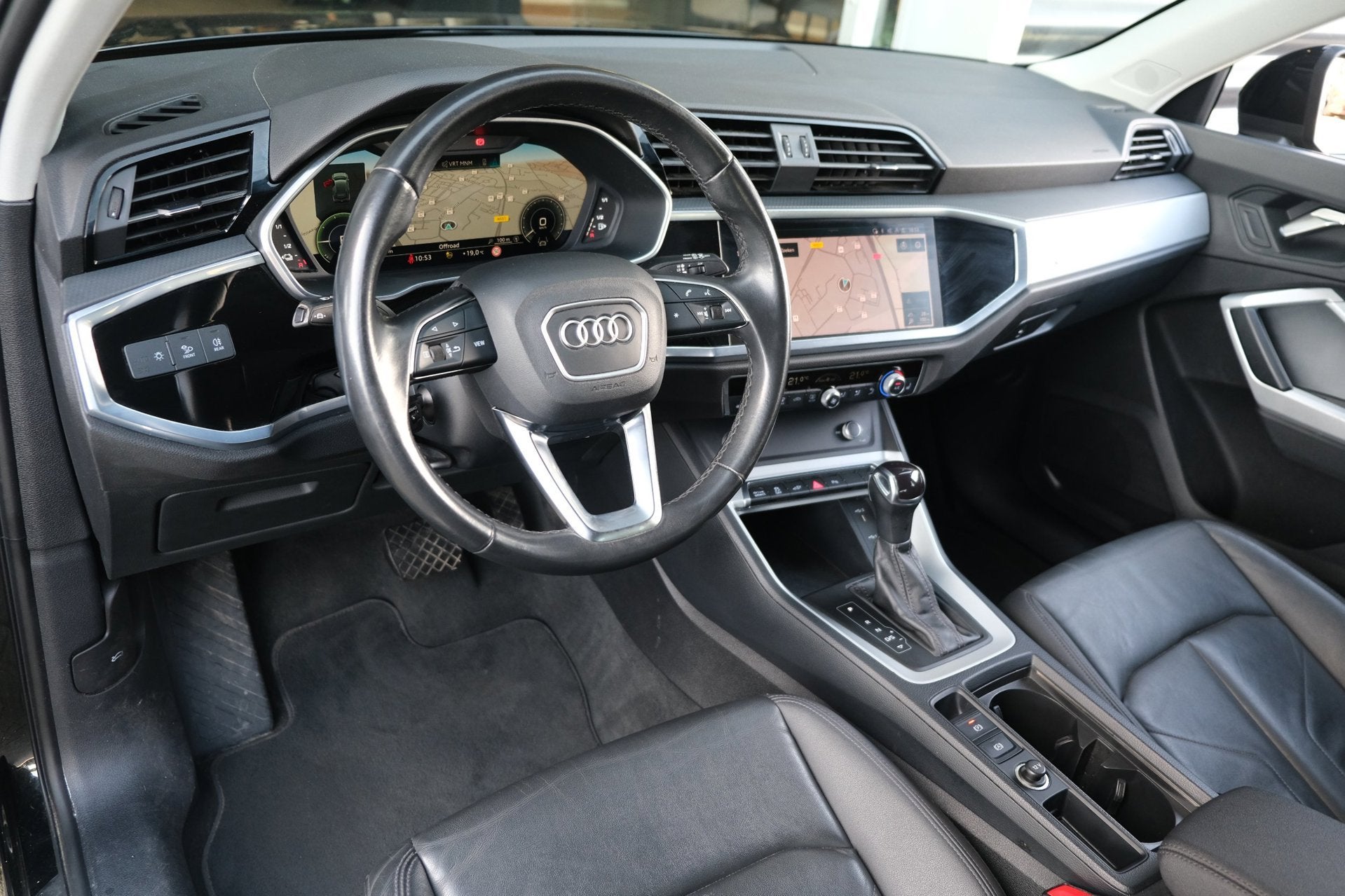 Audi Q3 45 TFSI e S-Line Navi Leder Led Keyless Pdc Acc, 63 km/l, Dealer onderhouden, Gebruikt, Zwart