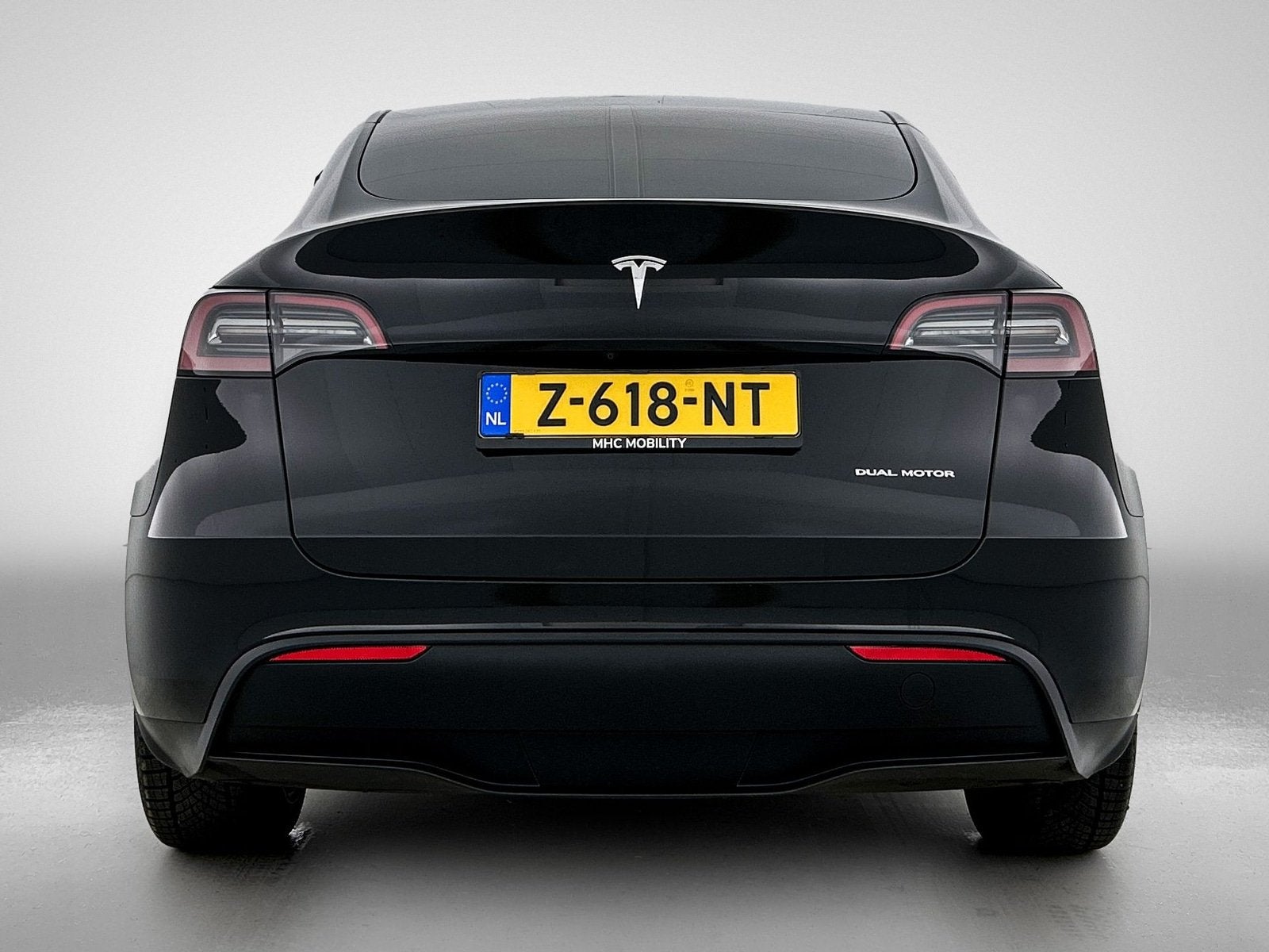Tesla Model Y Long Range AWD 75 kWh (bj 2024, automaat), Auto's, Tesla, Gebruikt, Zwart, Stoelverwarming, Zwart