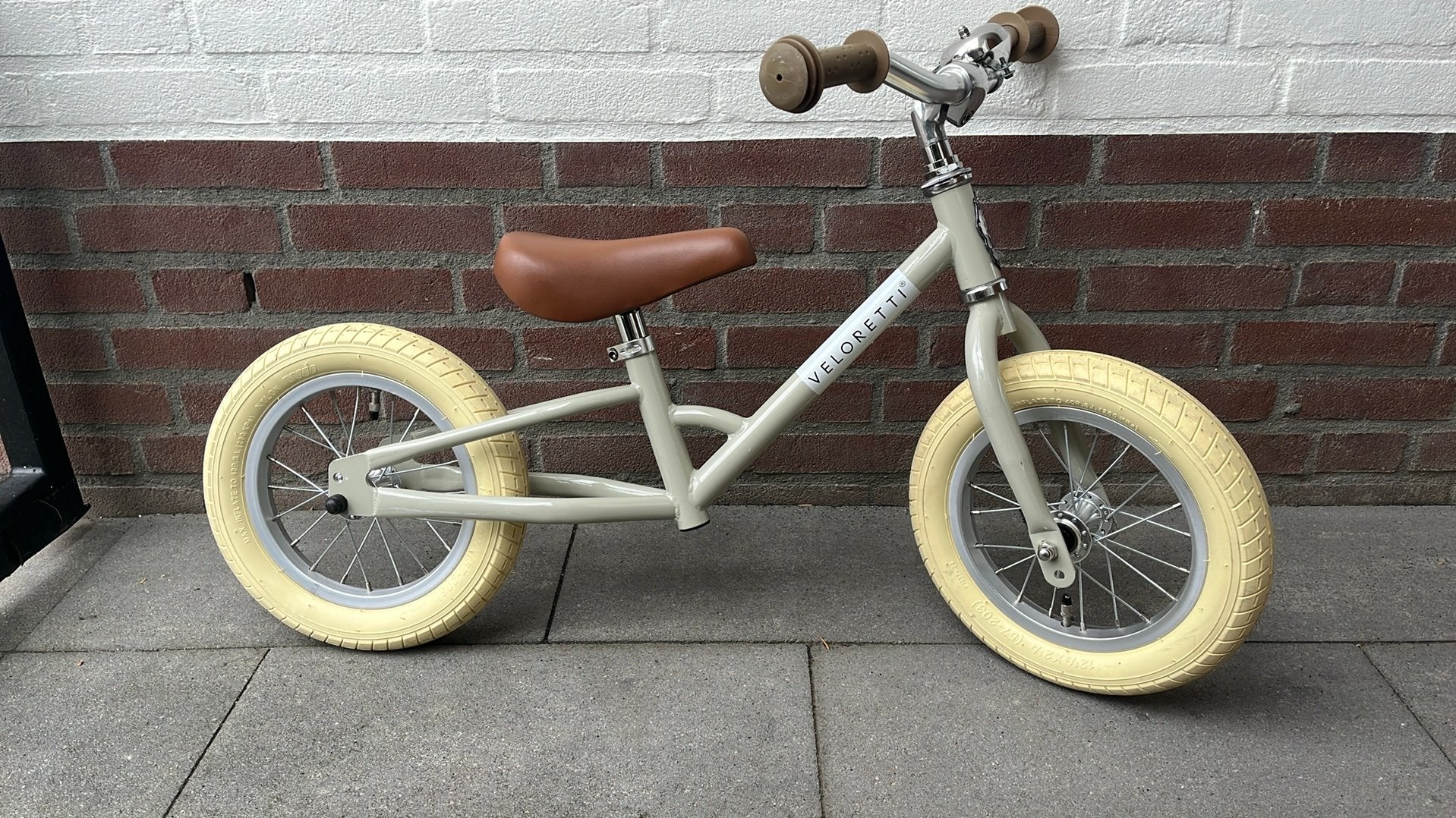 Veloretti loopfiets groen grijs, Ophalen, Zo goed als nieuw, Loopfiets