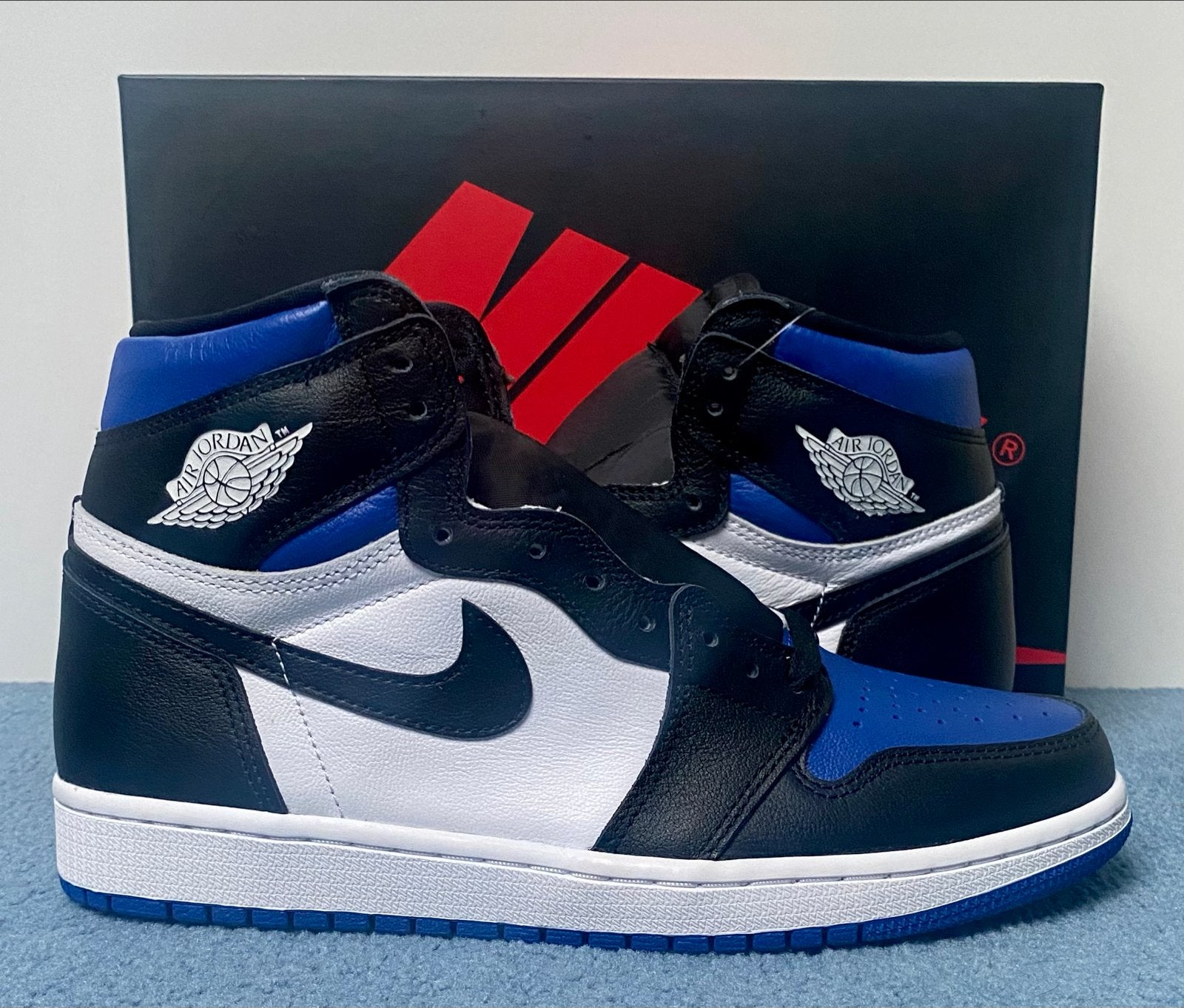 Nieuwe Nike Air Jordan 1 Retro High OG  royal toe - Maat 42, Ophalen of Verzenden, Nieuw, Zwart, Sneakers of Gympen
