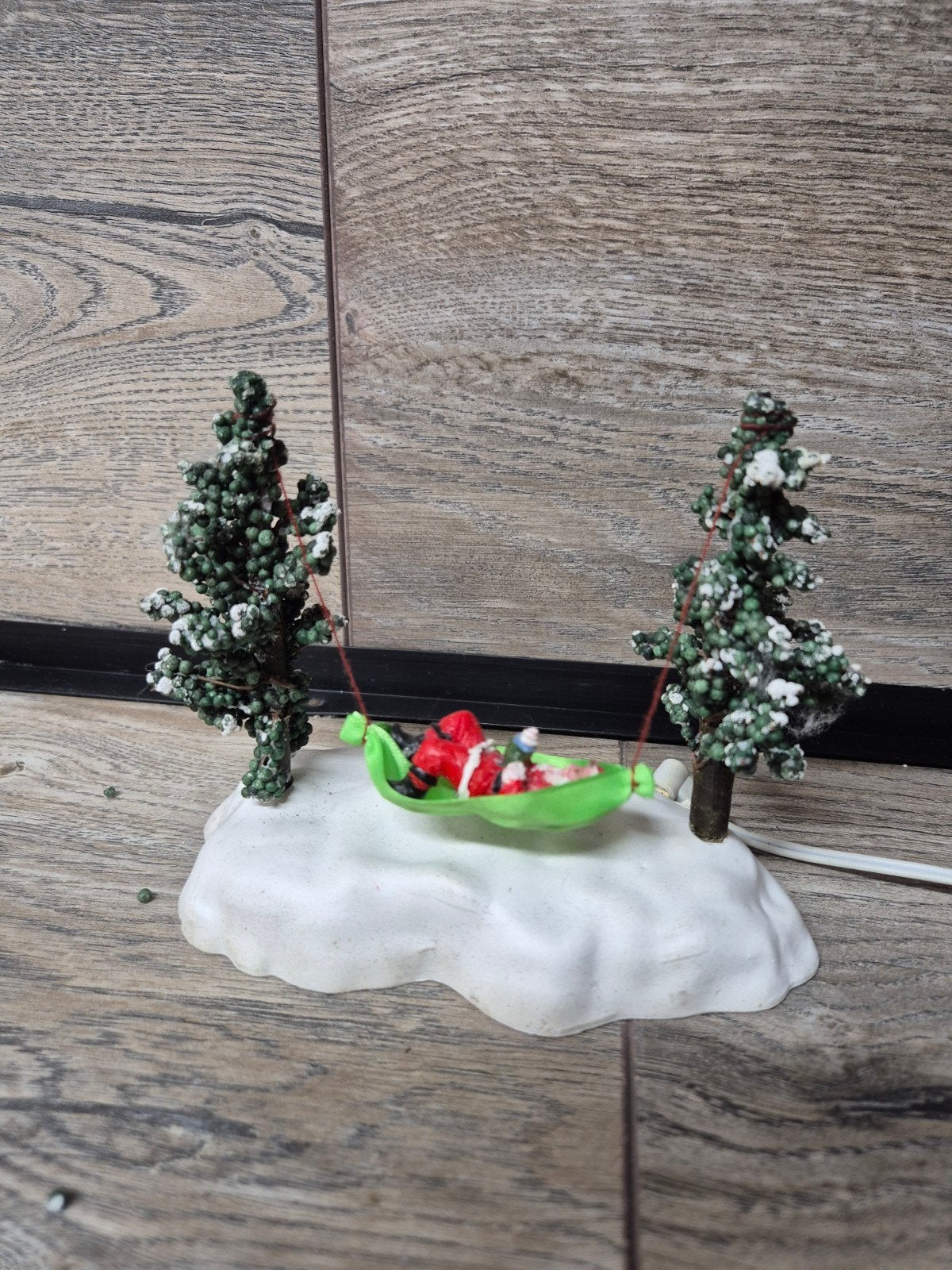 lemax swinging santa bewegend kerstdorp kersthuisjes, Diversen, Kerst, Ophalen of Verzenden, Zo goed als nieuw