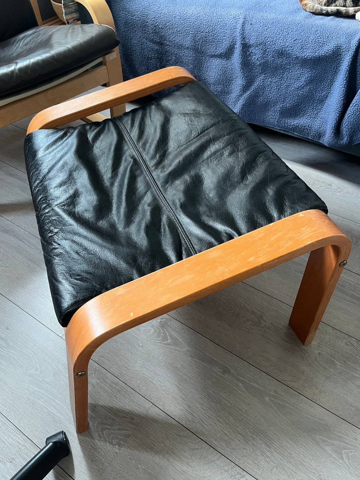 Ikea Poang footstool with leather cushion, Huis en Inrichting, Ophalen, Zo goed als nieuw, Rechthoekig
