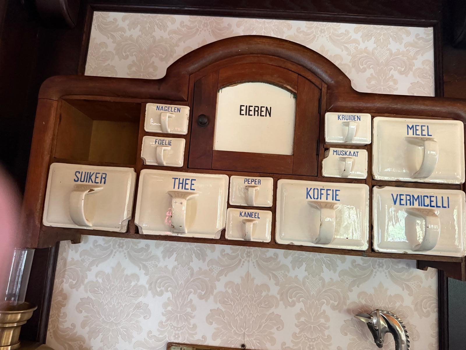 Wie o wie heeft een rijst voorraad bak over? Eierkastje, Ophalen of Verzenden, Zo goed als nieuw, Minder dan 150 cm, Minder dan 100 cm
