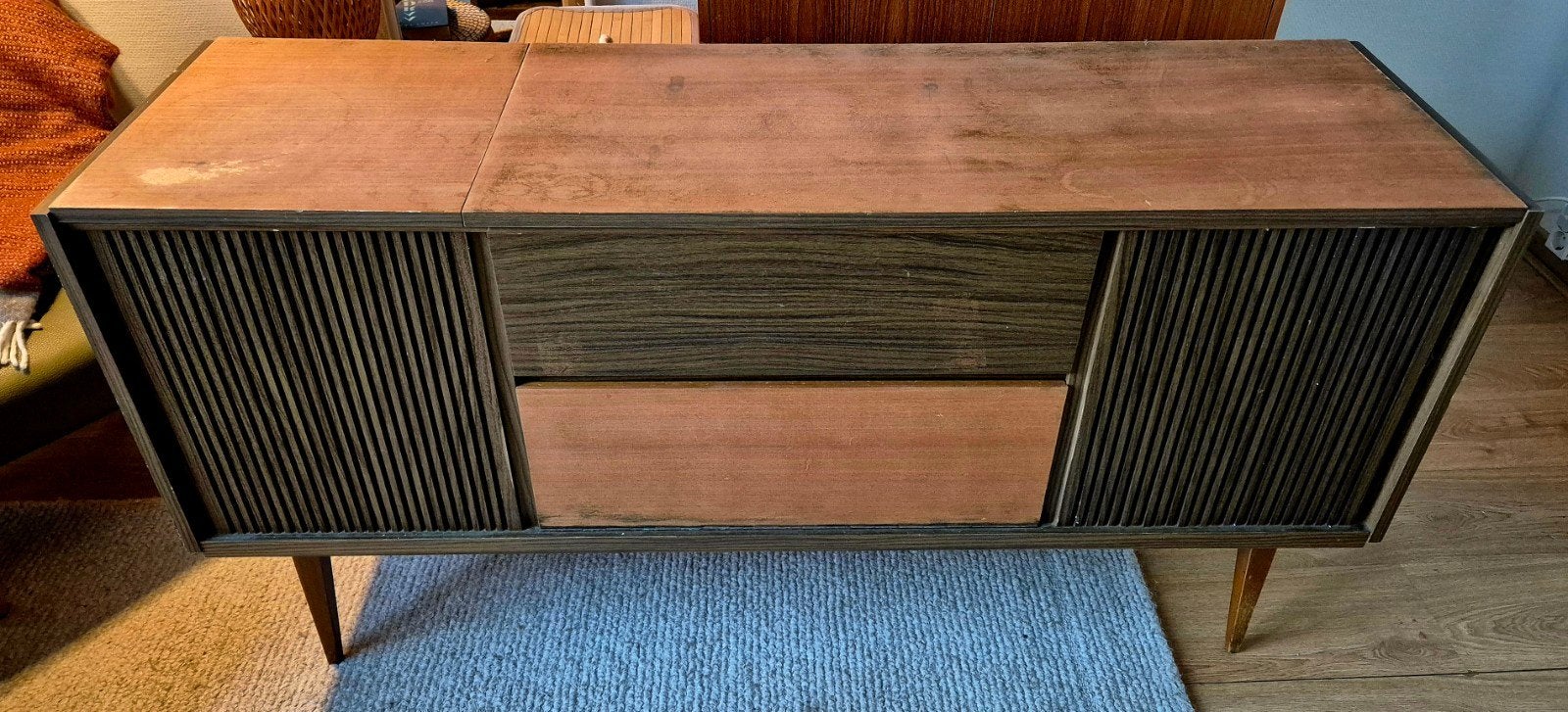 Vintage houten platenspeler meubel, Huis en Inrichting, Ophalen, Gebruikt, Jaren '70, Met lade(s)
