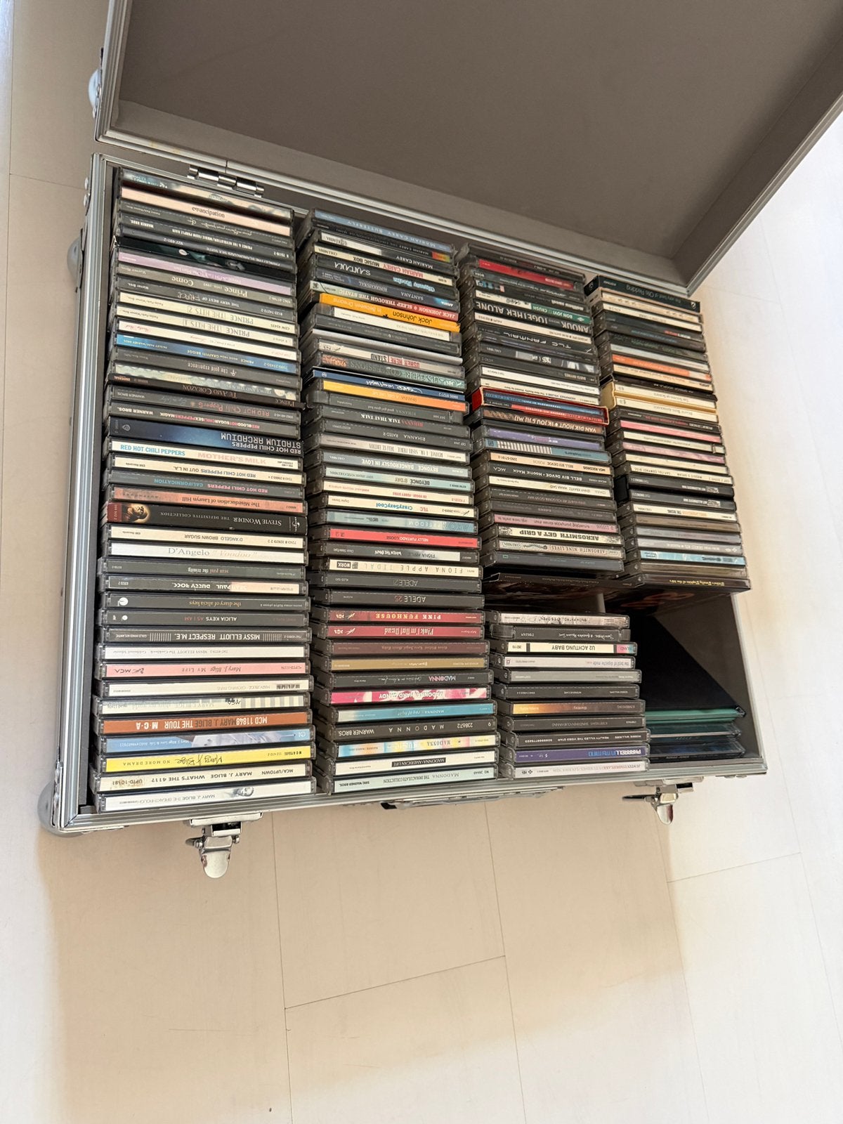Cd koffer met circa 150 cds, Ophalen, Gebruikt