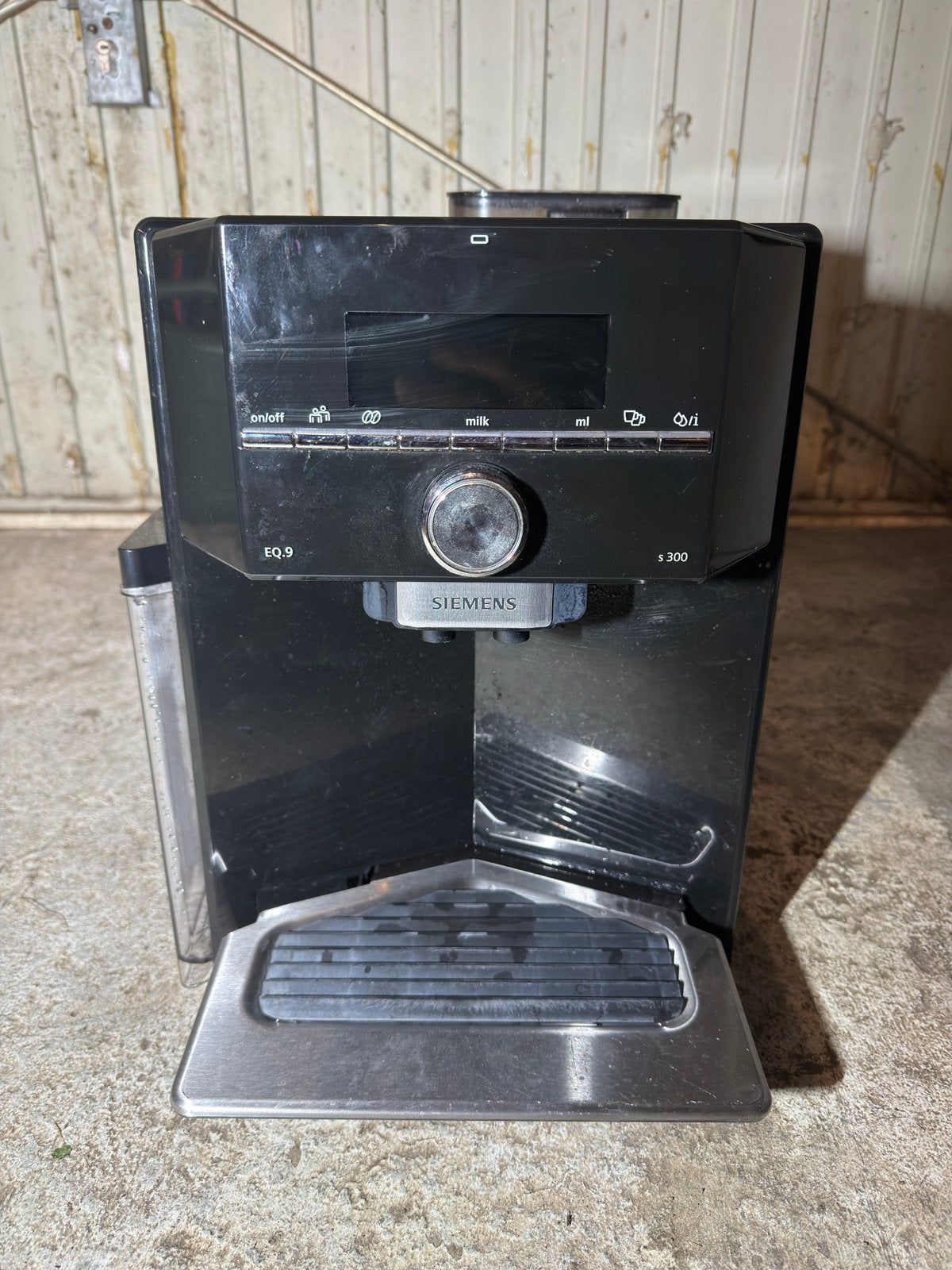 Siemens EQ9 S300, Ophalen, Afneembaar waterreservoir, Gebruikt, Koffiemachine