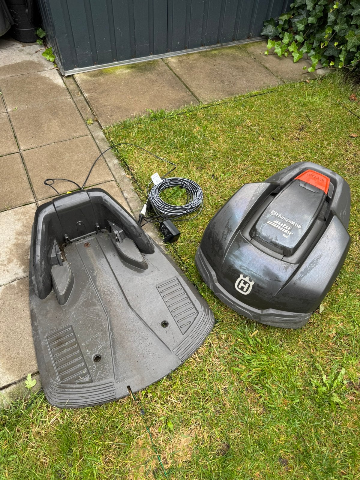 Husqvarna Automower 105 robotgrasmaaier goedwerkend, Ophalen, Minder dan 20 cm