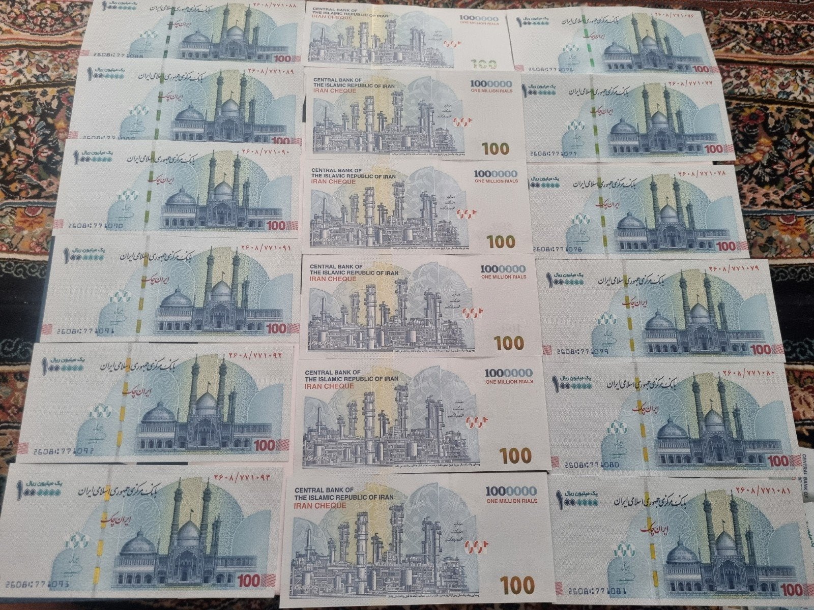 100x 100.000 Toman (1000000 rial)Iraanse bankbiljetten, Postzegels en Munten, Bankbiljetten | Oceanië, Ophalen of Verzenden, Setje