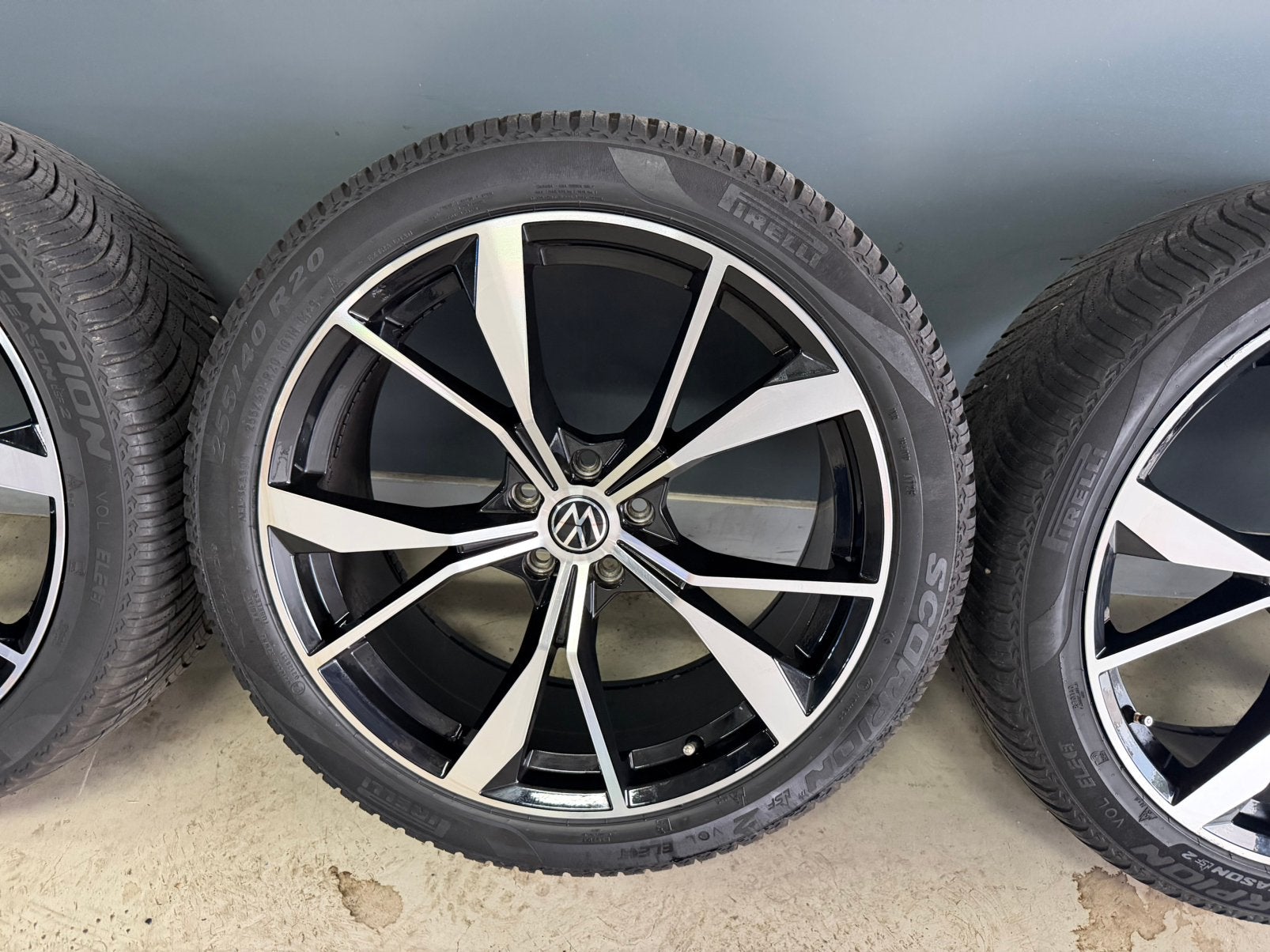 Vw Tiguan Misano 20 inch velgen 5x112 255/40/20 Pirelli alls, Ophalen of Verzenden, 20 inch, All Season, Banden en Velgen