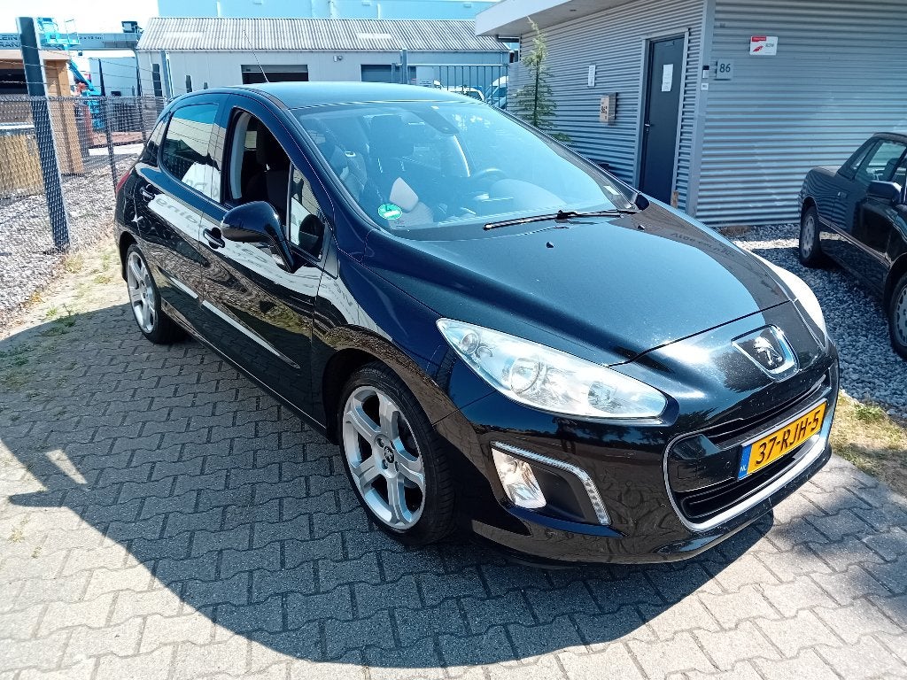 Peugeot 308 1.6 VTI 16V 5-DRS 2011 Zwart PANO!! TREKHAAK!!, Voorwielaandrijving, Stof, 4 cilinders, Zwart