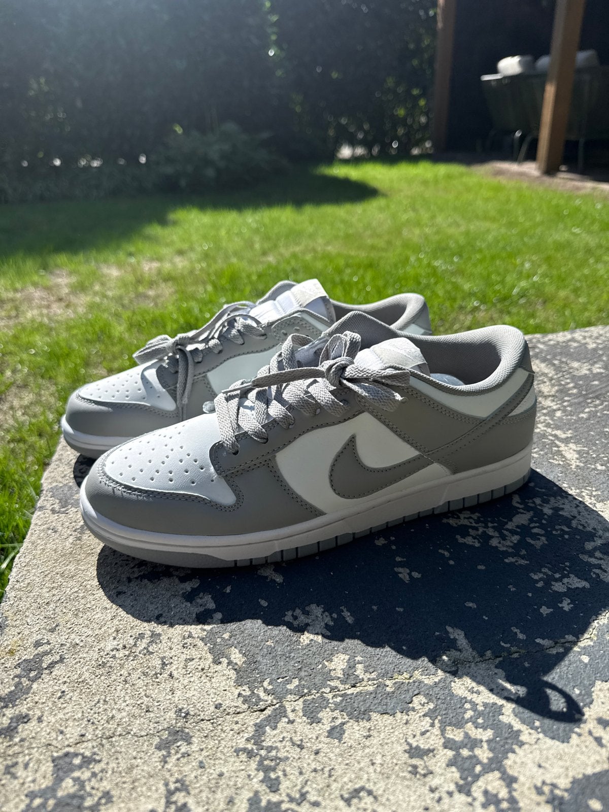Nike Dunk Low - Grijs/Wit - Maat 44, Kleding | Heren, Wit, Ophalen of Verzenden, Sneakers of Gympen, Zo goed als nieuw