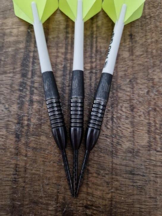 Phil Taylor Power 9-Five Gen 4 Darts - 24 gram, Sport en Fitness, Darts, Ophalen of Verzenden, Zo goed als nieuw, Pijlen