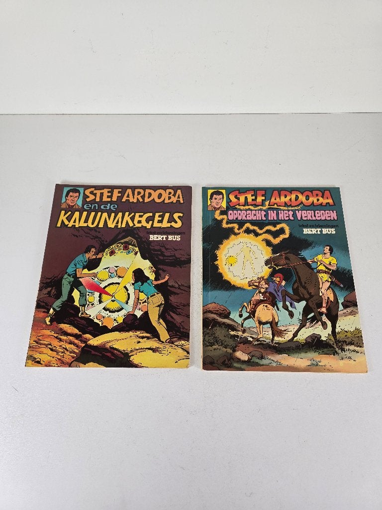 2 stripboeken Stef Ardoba, allen eerste druk (1976), Boeken, Gelezen, Bert Bus, Ophalen of Verzenden, Meerdere stripboeken