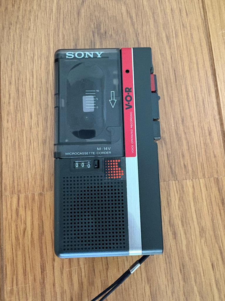 Sony microcasettespeler M-14V, incl tape, headset en tasje, Ophalen of Verzenden, Overige typen