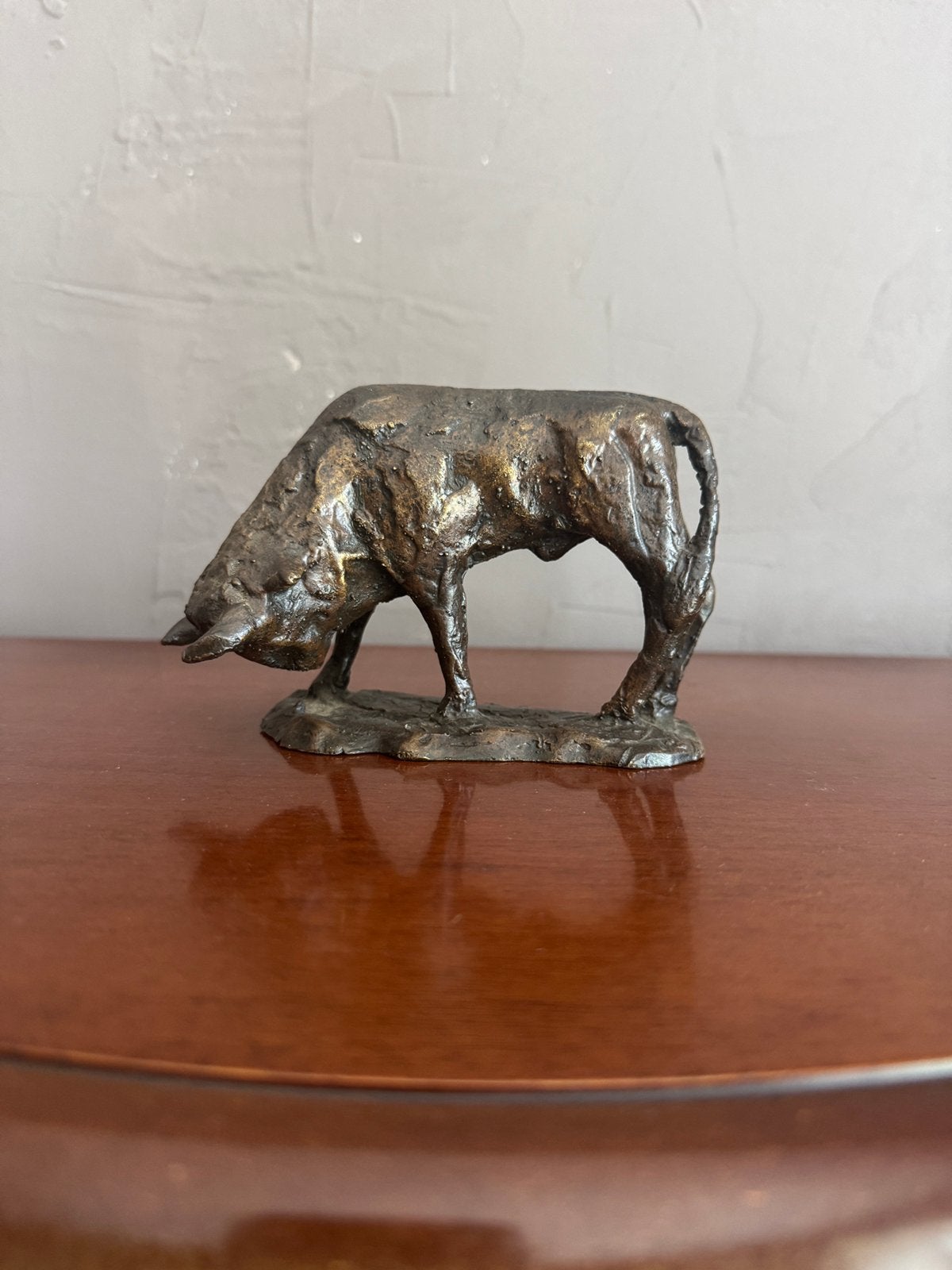 Prachtig bronzen beeld van een stier 14/10cm 1,5 kg, Handgemaakt, Minder dan 20 cm, Ophalen of Verzenden, Beeld