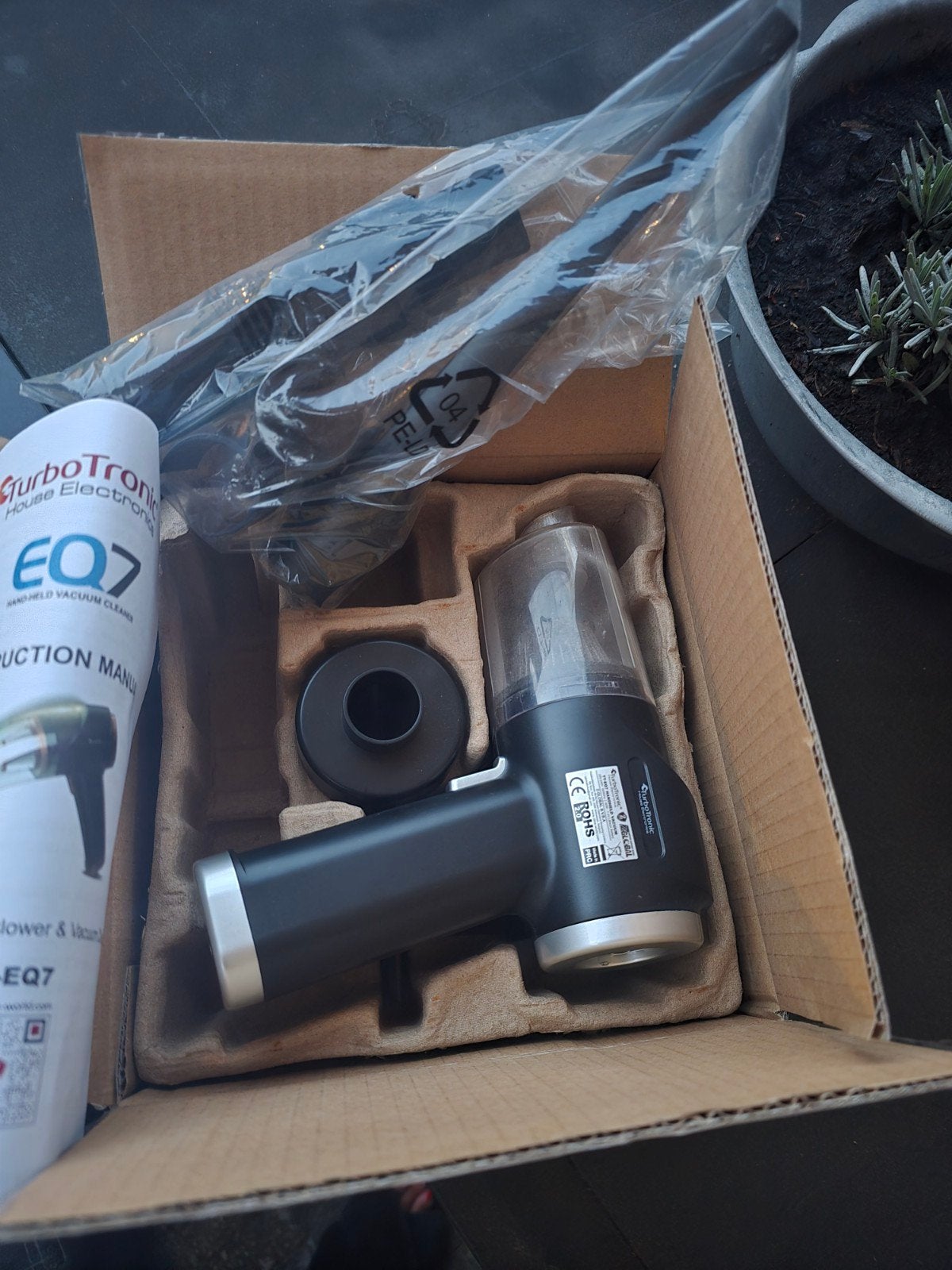 Turbotronic EQ7 Handstofzuiger met  accessoires + oplade, Overige merken, Kruimeldief, Draadloos, Ophalen of Verzenden