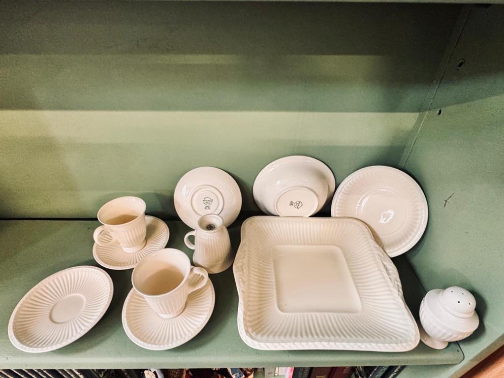 Gedeeltelijk Wedgwood servies - Queens Plain, Gebruikt, Overige typen, Ophalen of Verzenden, Wedgwood