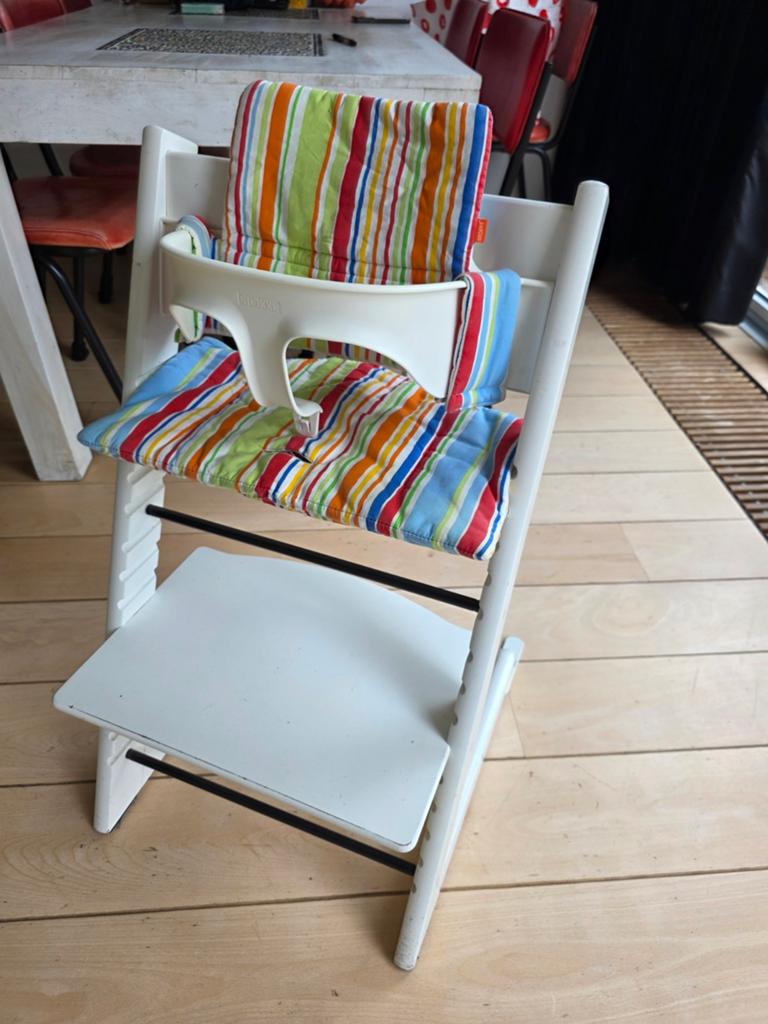 Stokke kinderstoel tripp trapp wit met babyset en hoes, Ophalen, Gebruikt, Meegroeistoel, Stoelverkleiner