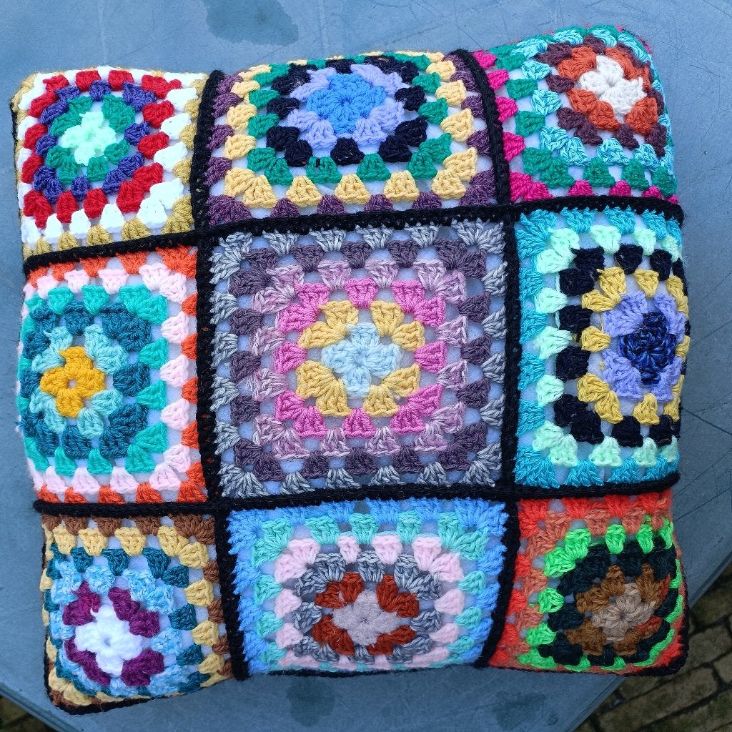 Granny Square kussen 70s flower power vintage duurzaam (GK6), Huis en Inrichting, Ophalen of Verzenden, Nieuw, Vierkant, Sierkussen