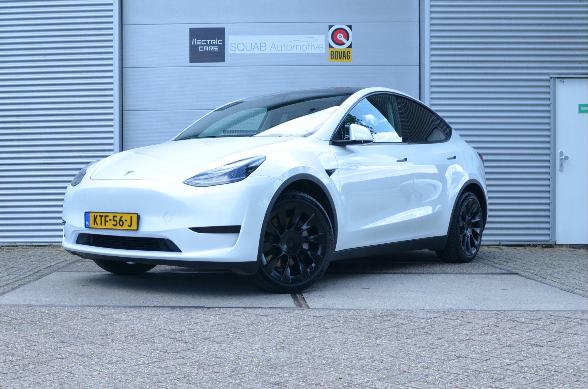 Tesla Model Y RWD 58 kWh LFP accu, Trekhaak (1.600kg), 20" A, Automaat, 12 maanden, Achterwielaandrijving, Gebruikt