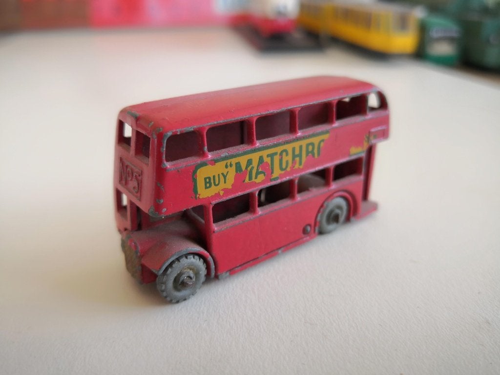 modelauto 1/50 matchbox dubbel dekker, Hobby en Vrije tijd, Modelauto's | 1:50, Ophalen of Verzenden, Gebruikt, Bus of Vrachtwagen