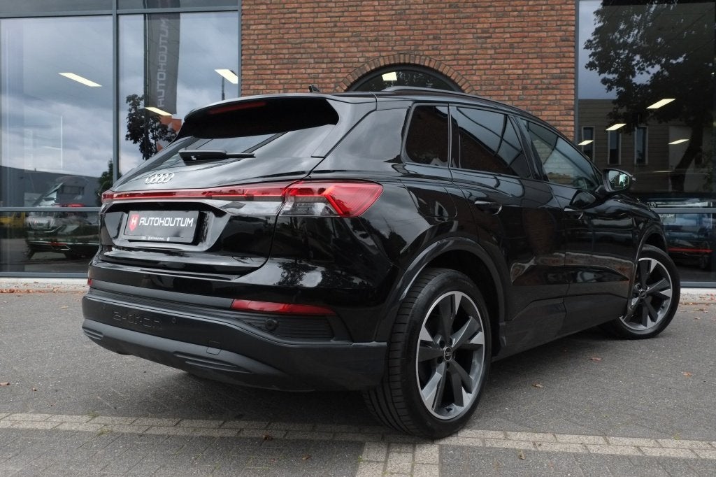 Audi Q4 e-tron 45 quattro Adv. Ed. trekhaak 210KW 83kwh, Auto's, Audi, 0 cilinders, Gebruikt, Zwart, Zwart