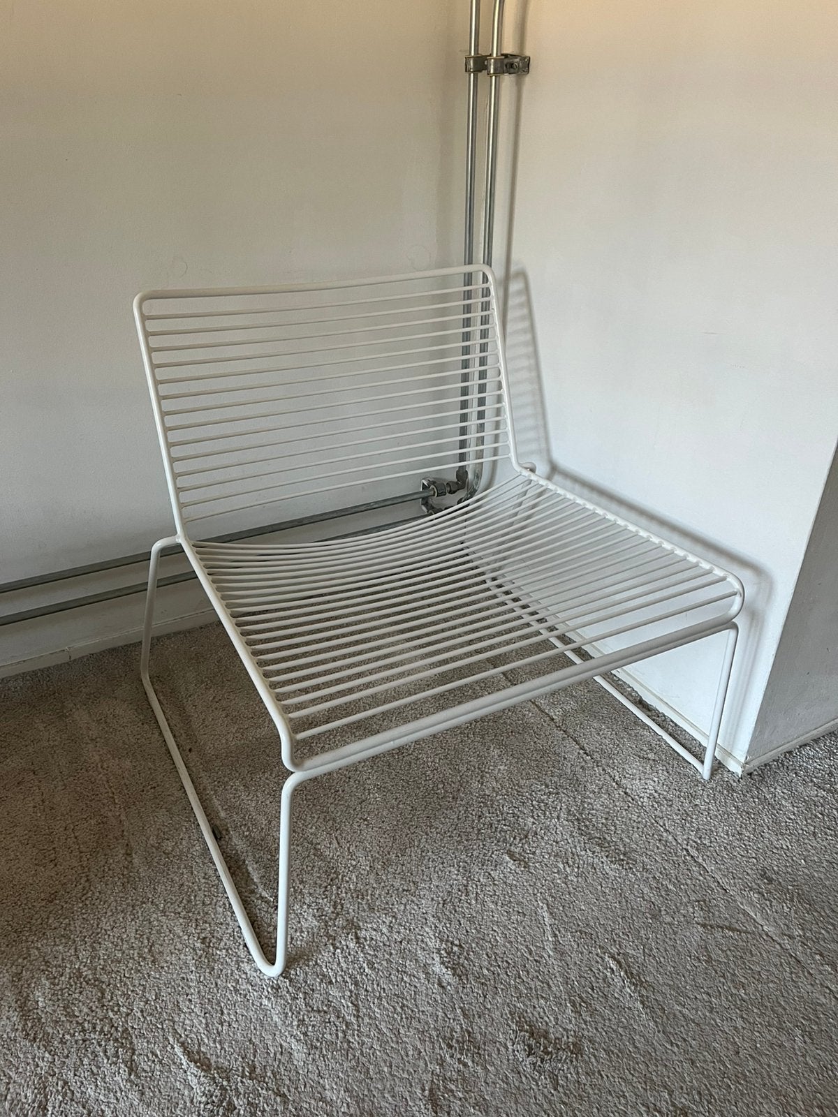 Hay lounge stoel HEE wit als nieuw, Huis en Inrichting, Stoelen, Ophalen, Wit, Zo goed als nieuw, Metaal
