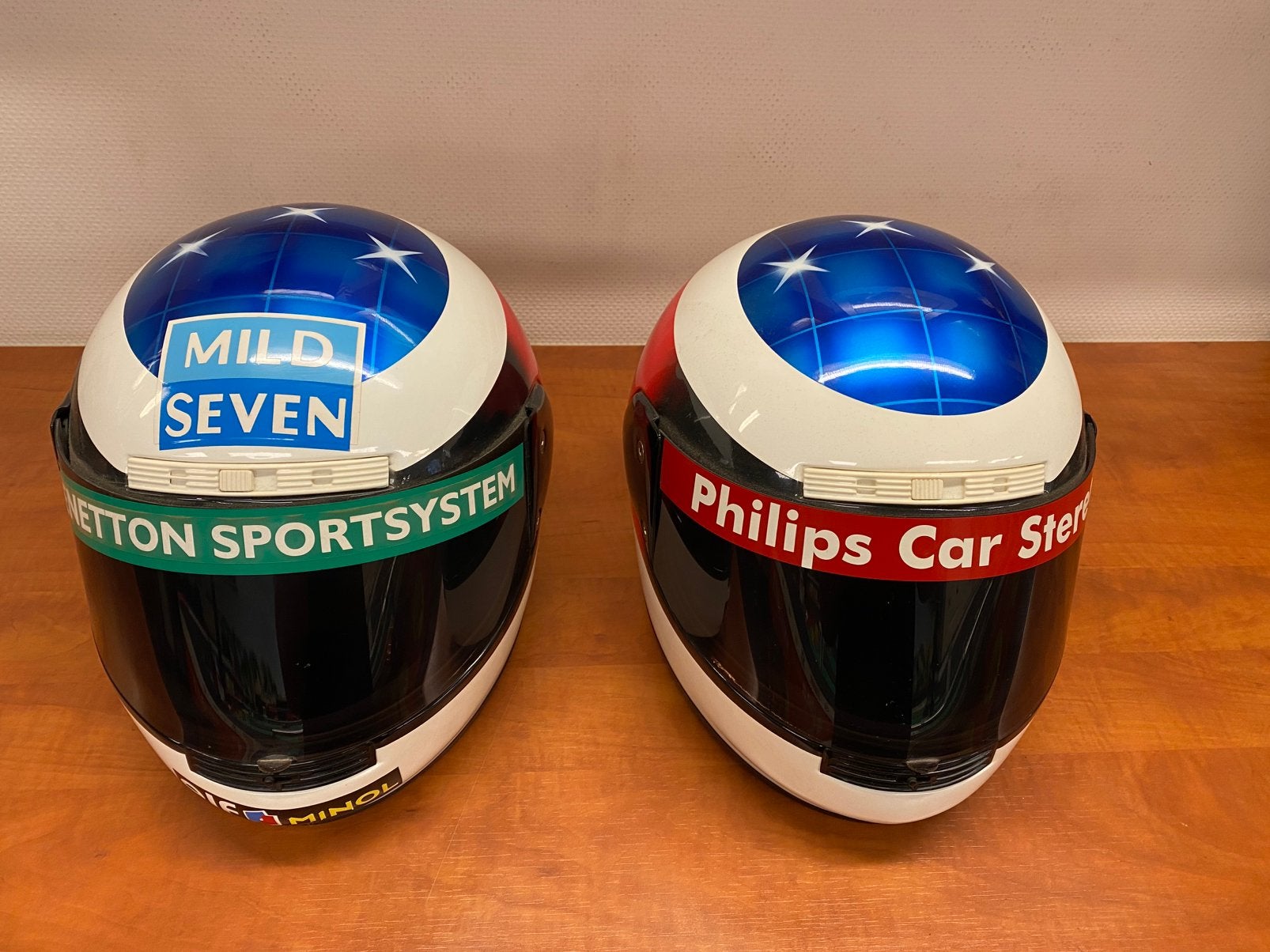2 x Michael Schumacher helm 1/1, Ophalen, Zo goed als nieuw, Formule 1