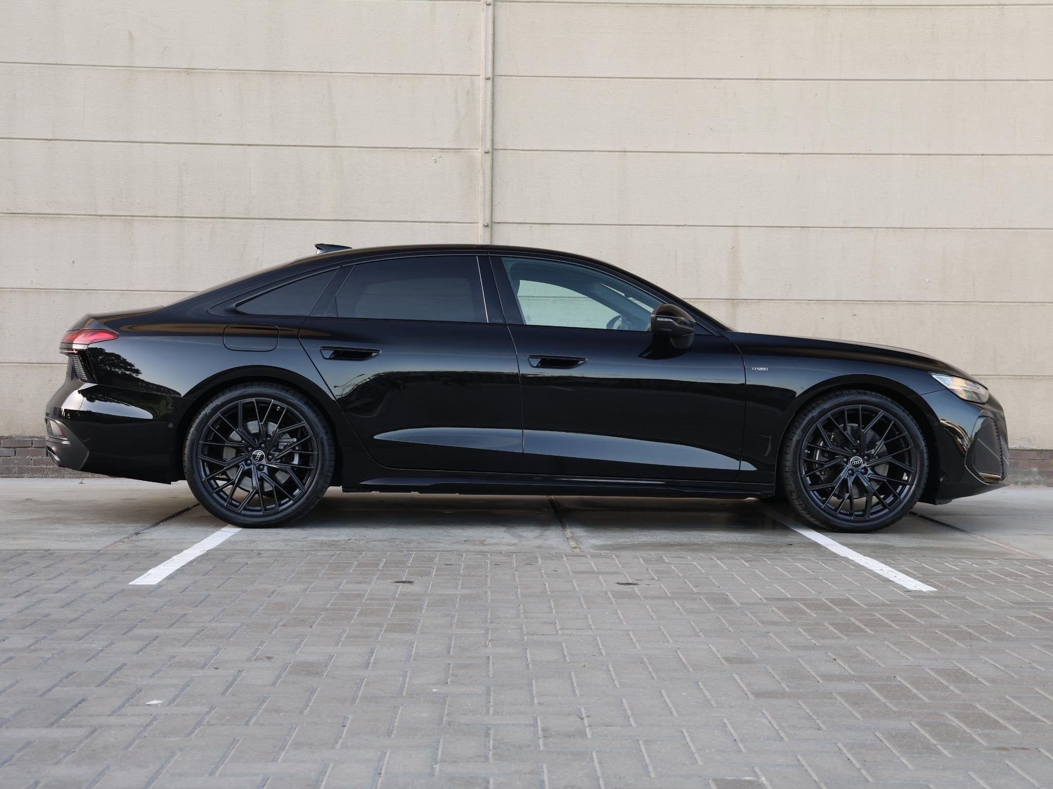 Audi A6 Limousine 2.0 e-hybrid quattro S edition 299pk | Vie, Auto's, Gebruikt, Euro 6, 4 cilinders, 150 min