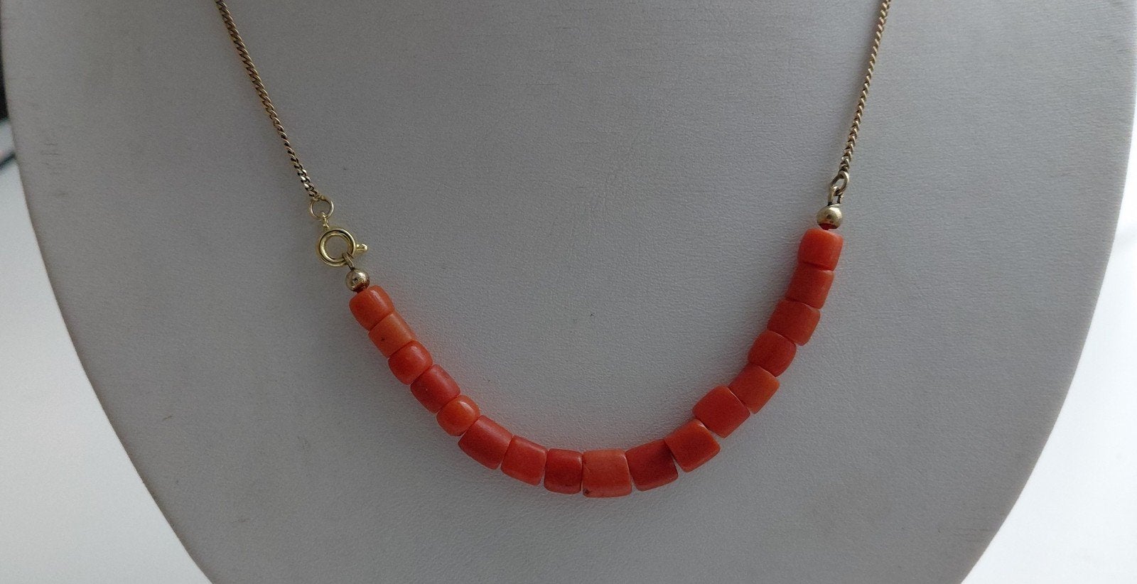 14 krt gouden ketting met bloedkoraalkralenn, Verzenden, Goud, Ketting