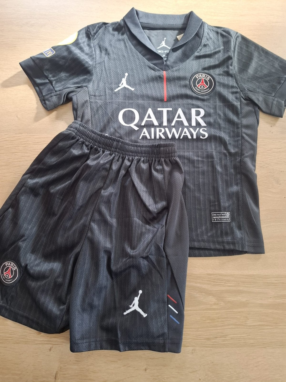 Paris Nike Jordan voetbaltenue maat 115/125, Maat XS of kleiner, Ophalen of Verzenden, Nieuw, Set