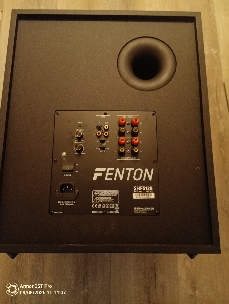 fenton sub  shfs12b..wegens immigratie naar het buiten land, Subwoofer, Ophalen of Verzenden, Zo goed als nieuw, 150 watt of meer