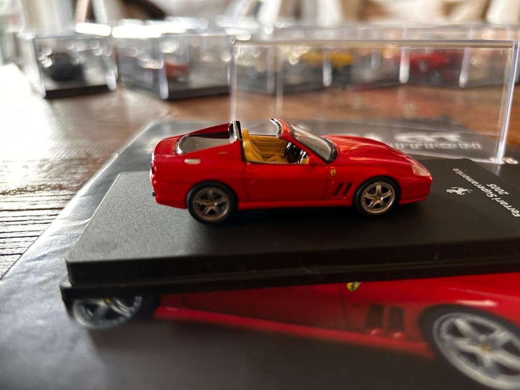 Ferrari Superamerica (2005) Ferrari GT 1/64 collectie, Ophalen of Verzenden, Zo goed als nieuw, Auto