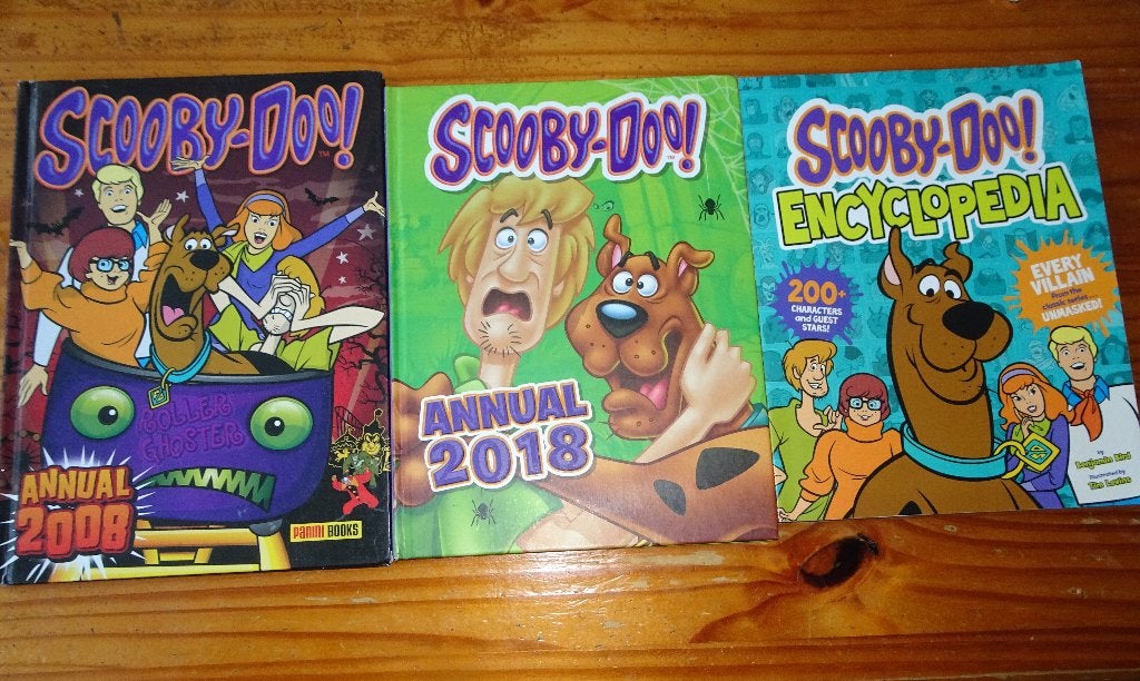 Scooby-Doo annual 2005 + 2008 + 2018 + Encyclopedia, Meerdere comics, Ophalen of Verzenden, Zo goed als nieuw, Amerika