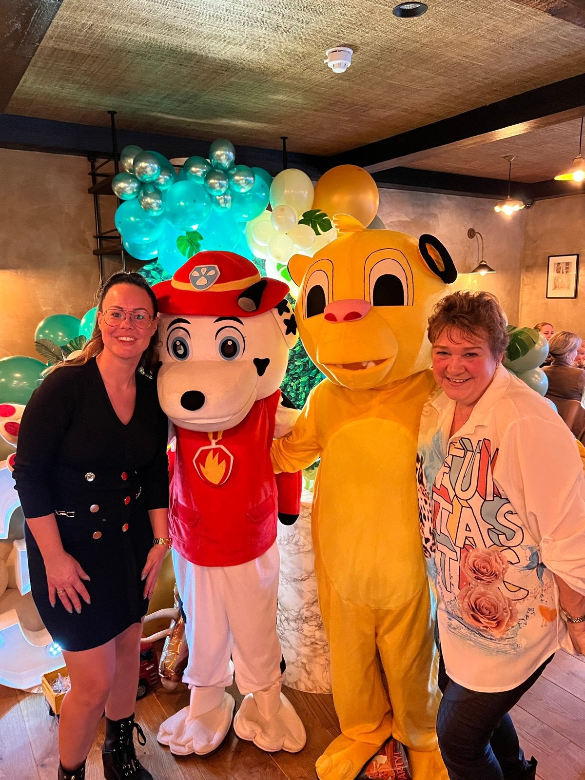 Simba Leeuwenkoning mascotte met acteur op jouw feestje!, Ophalen, Zo goed als nieuw, Verjaardag