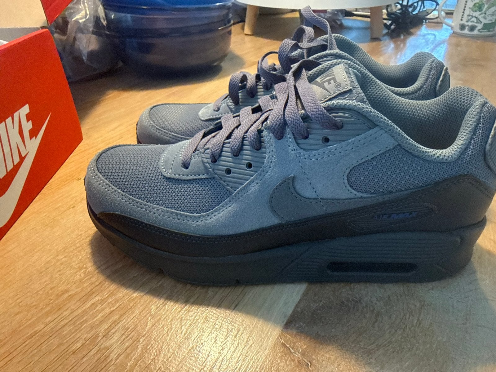 Nike Air Max 90 Tech (GS) - Rookgrijs/IJzergrijs mt 38.5, Ophalen of Verzenden, Nieuw, Grijs, Sneakers of Gympen